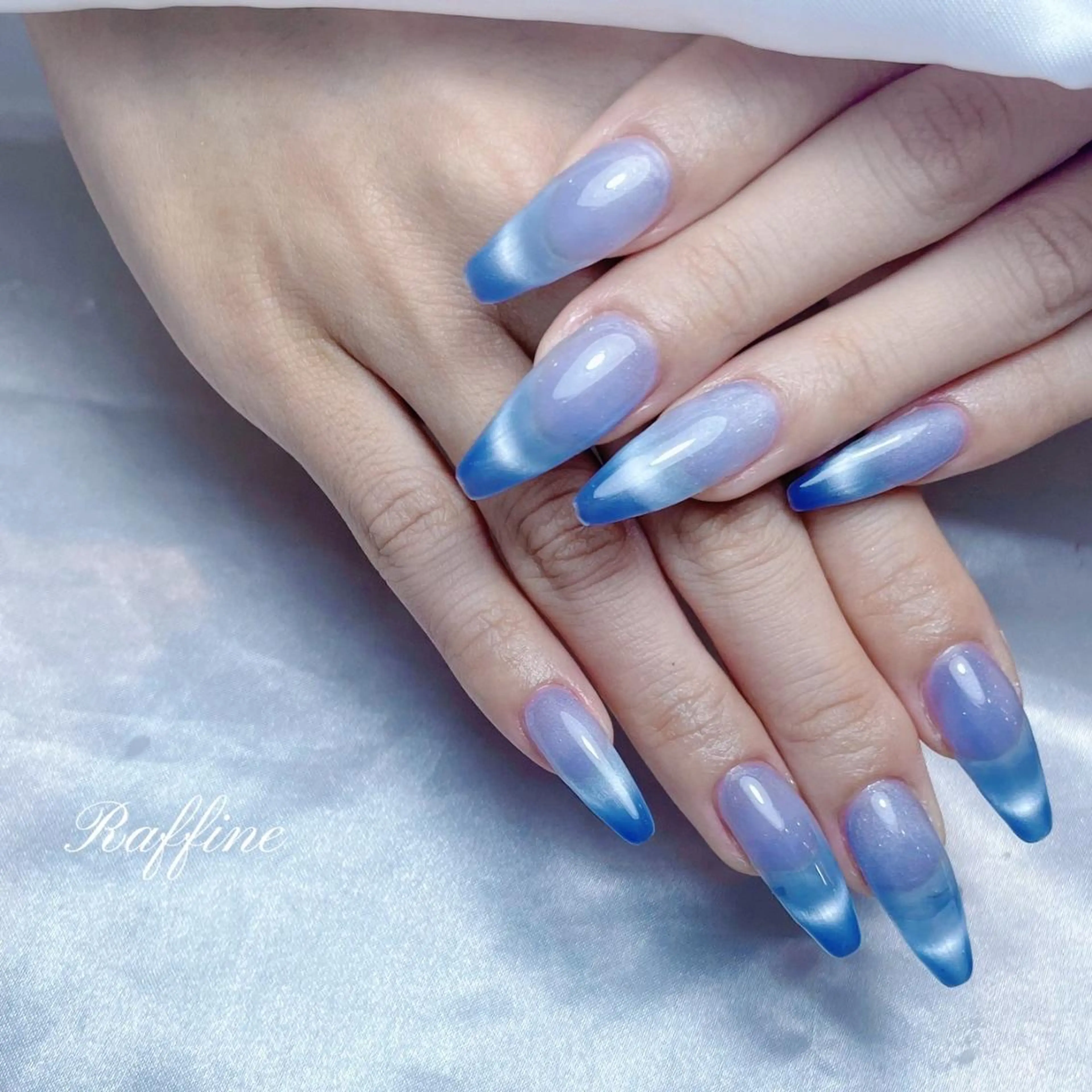 ネイル ハンドネイル RAFFINE haru🦋🩵のネイルデザイン