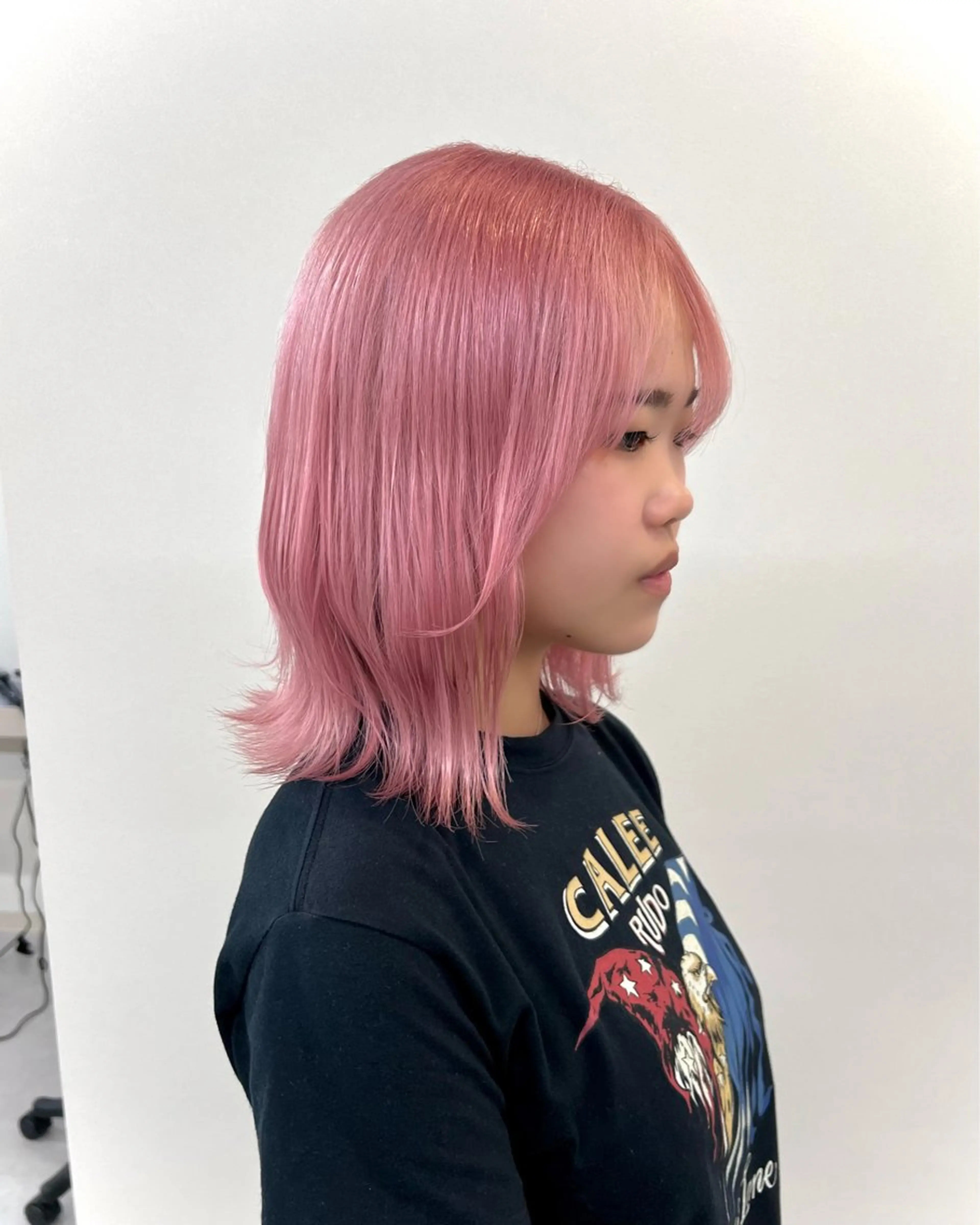 ミディアム カラー ピンクカラー ホワイトピンク ヘアカラー ブリーチカラー🦋‪ 田中さくらのヘアスタイル