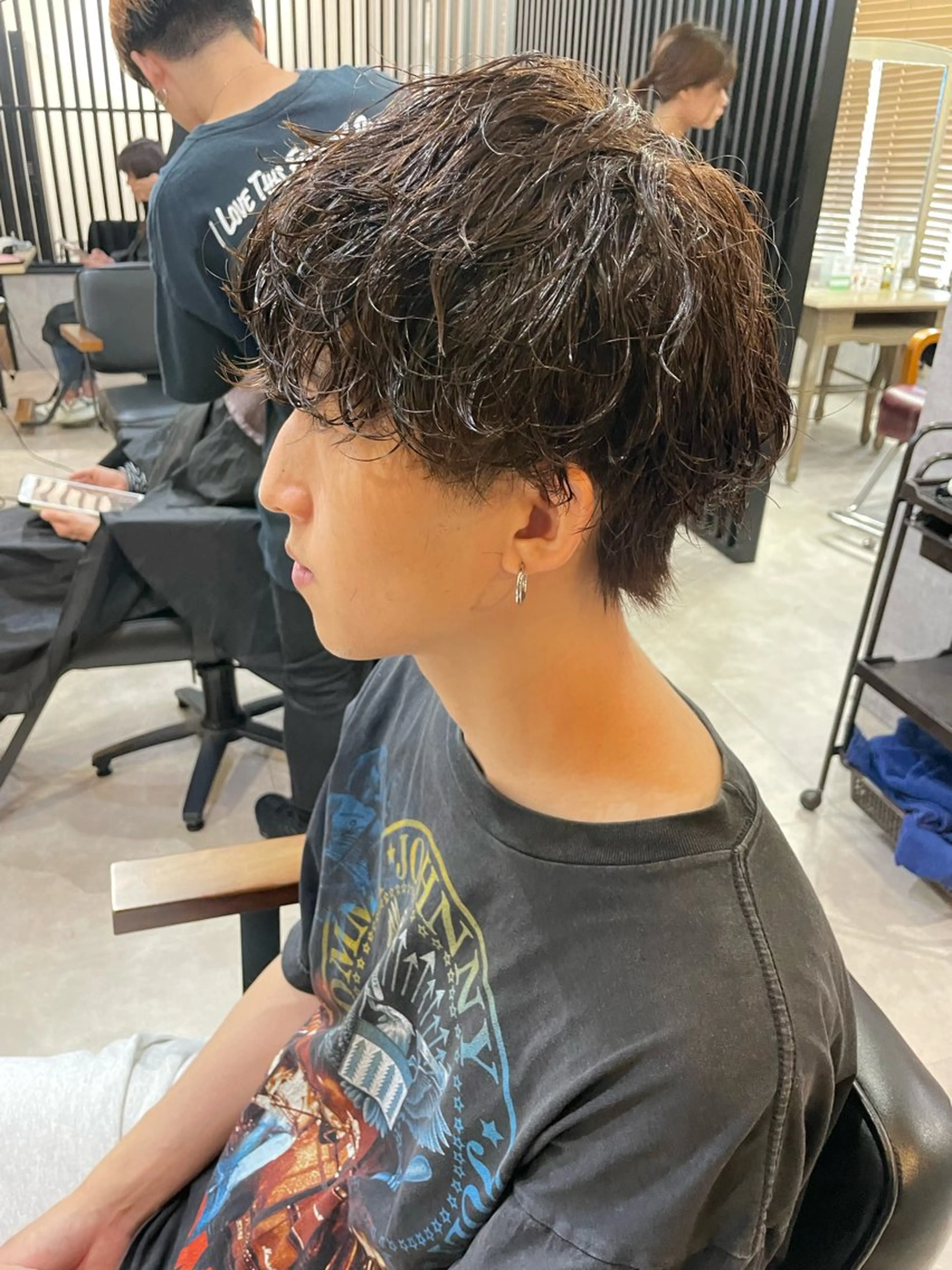 ミディアム パーマ メンズ カット ヘアカラー パーマ メンズパーマ特化 勝毛広貴のヘアスタイル