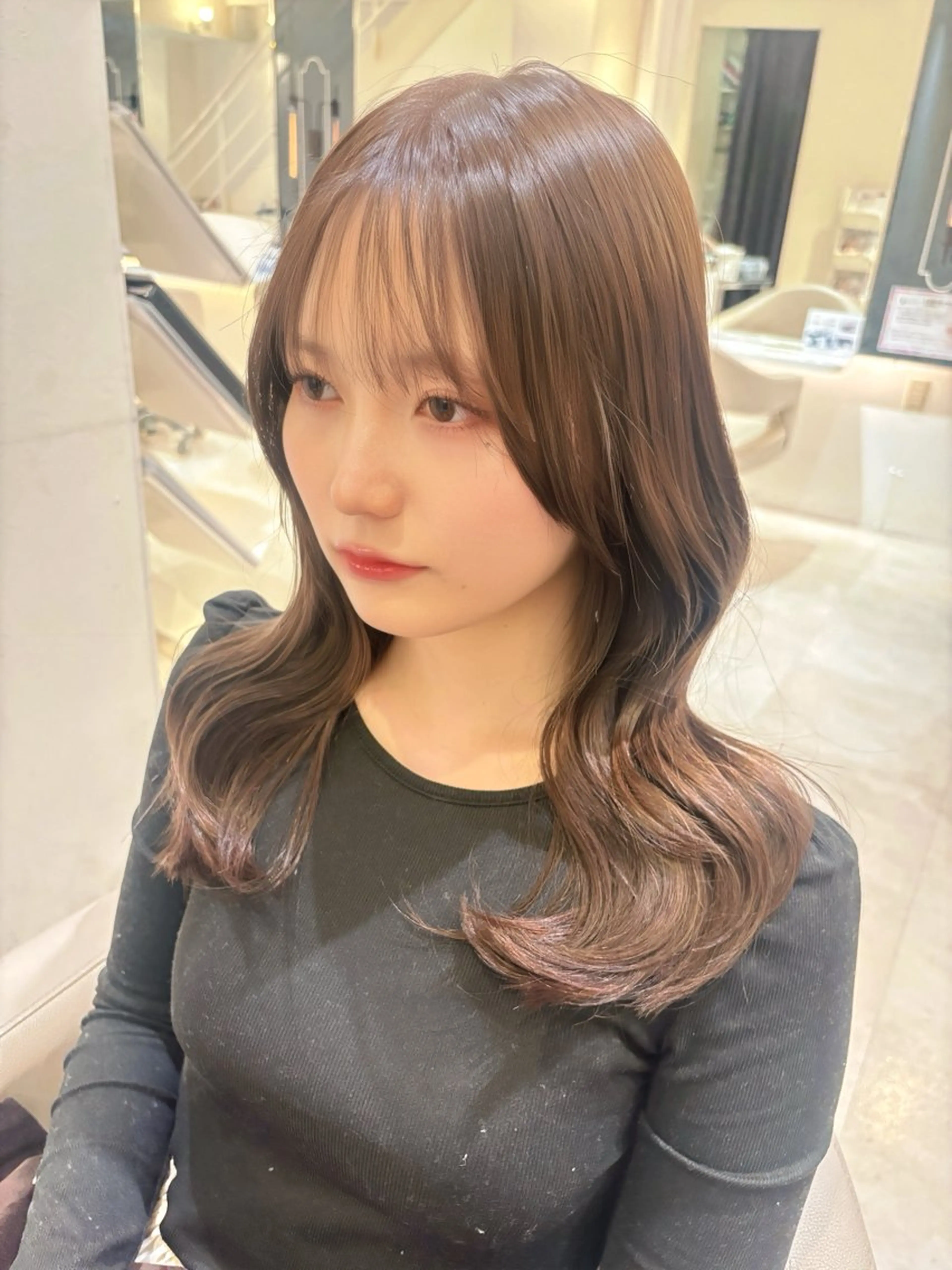 ロング レイヤーカット 朝尾 愛花のヘアスタイル