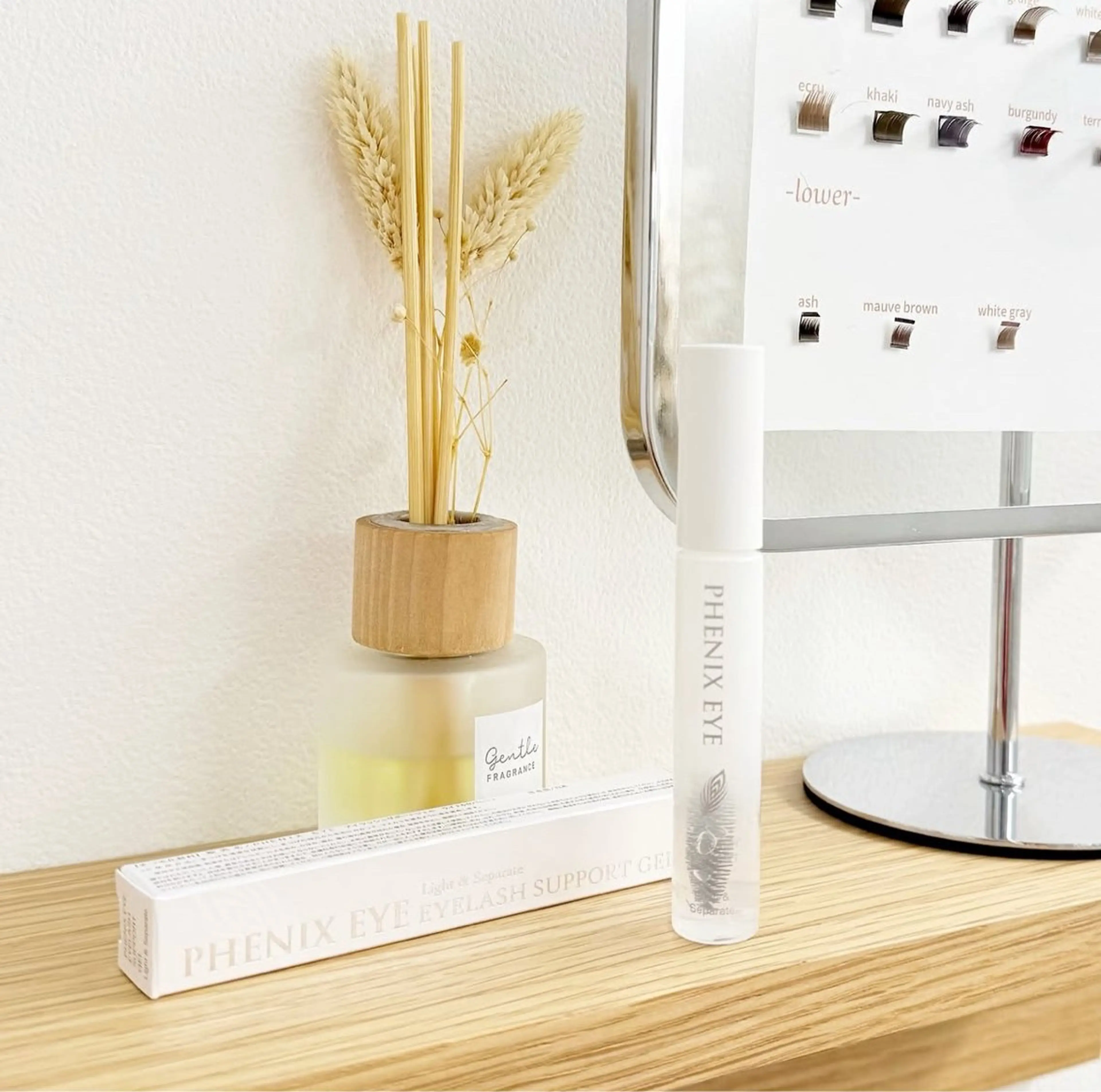 マツエク・マツパ 束感まつ毛 Lowen 野原の眉毛・アイブロウイメージ