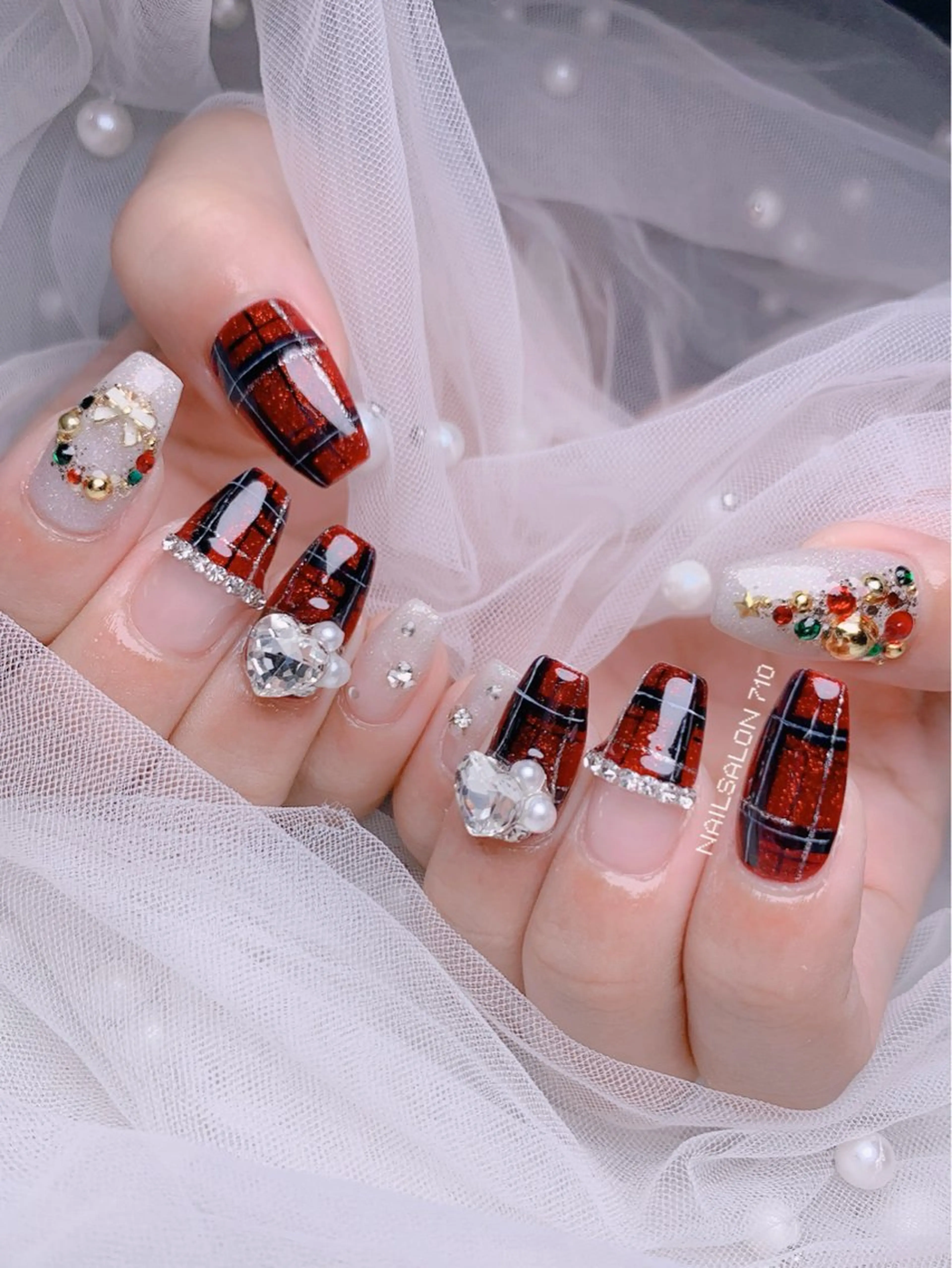 ネイル ハンドネイル フットネイル ナナイチゼロ I.Naoのネイルデザイン