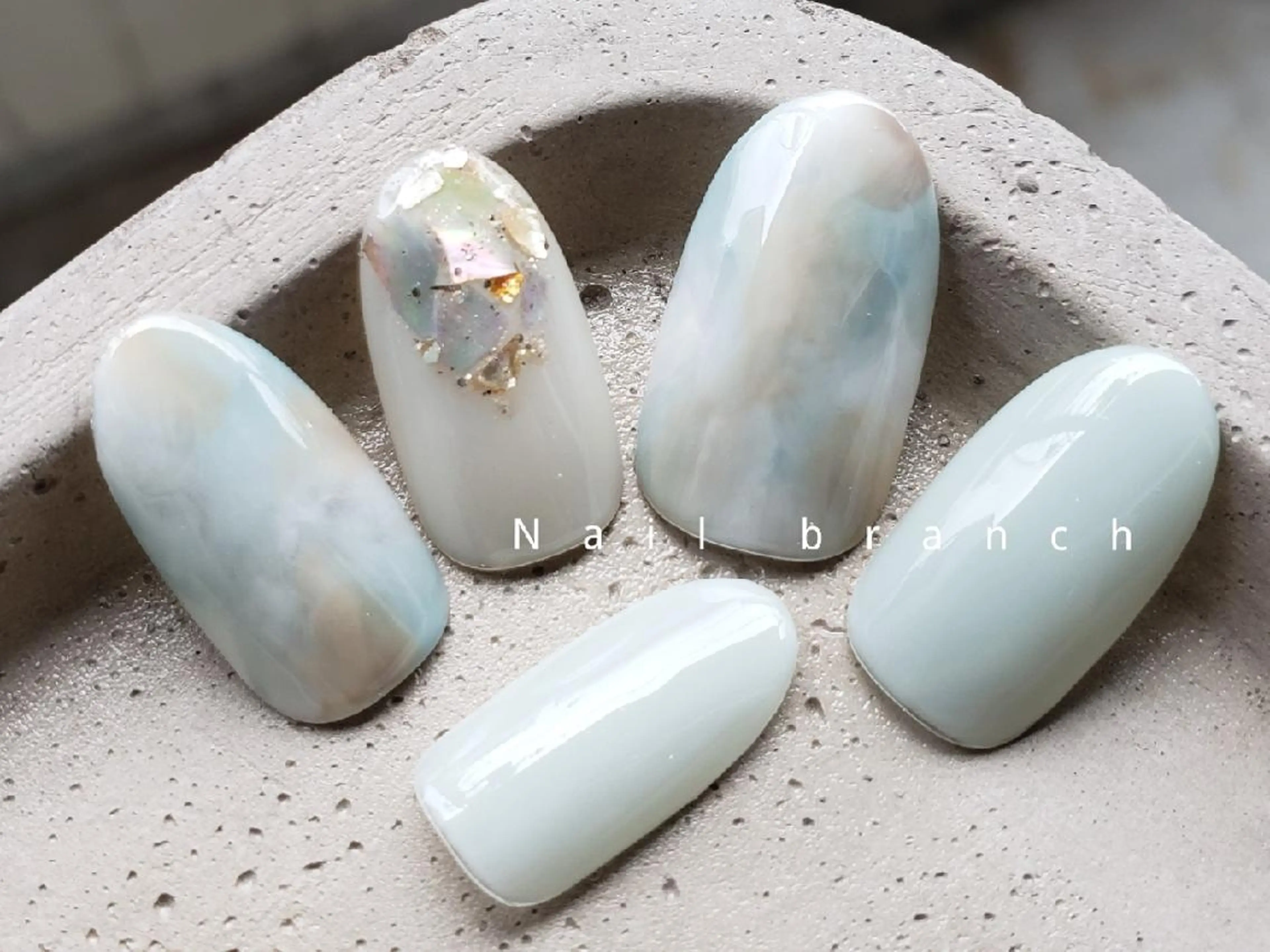 ミディアム カラー パーマ ヘアアレンジ アイブロウ マツエク・マツパ ネイル Nail branchのネイルデザイン