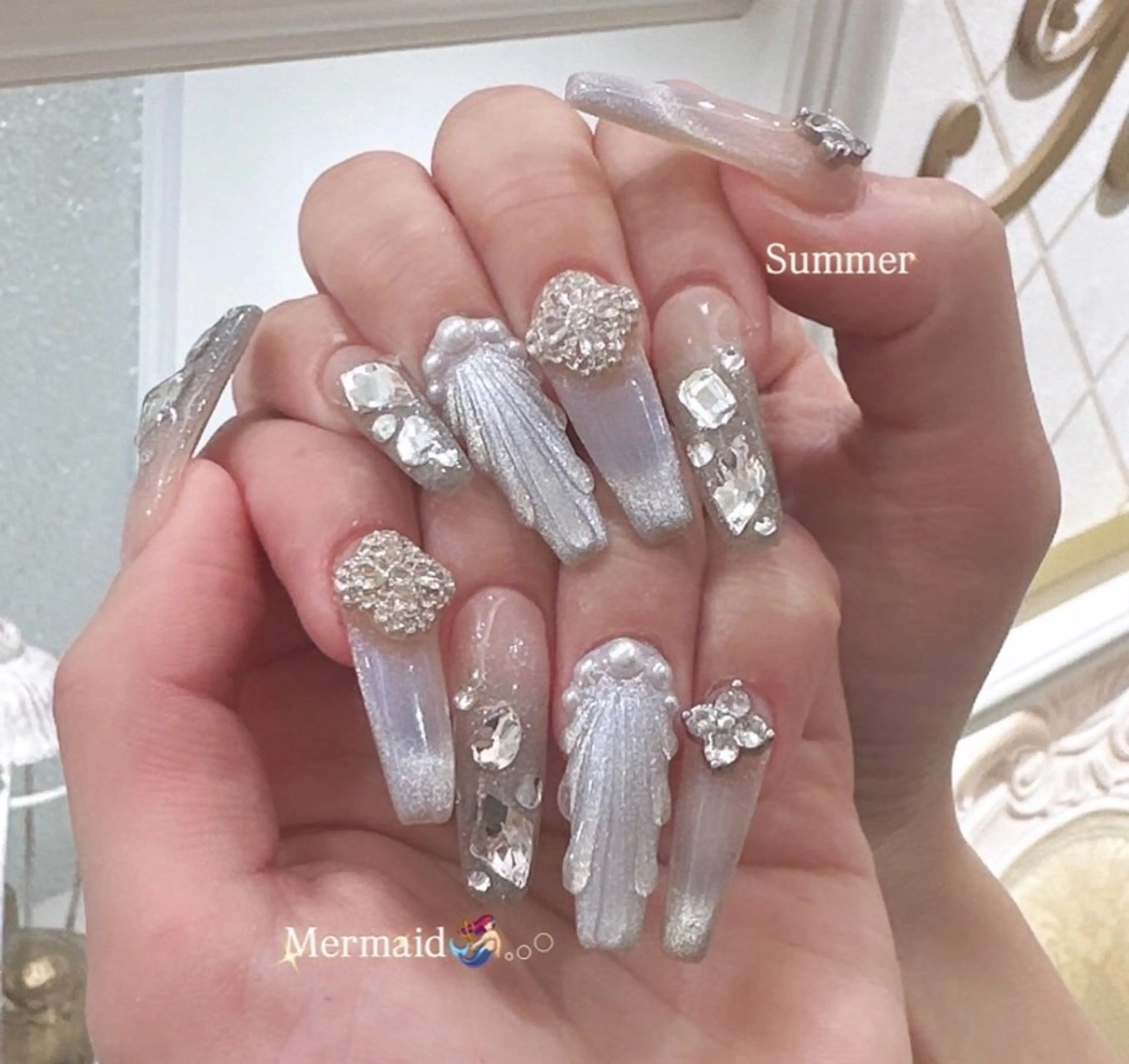 ネイル Raviy福岡店所属・manoka .のネイルデザイン