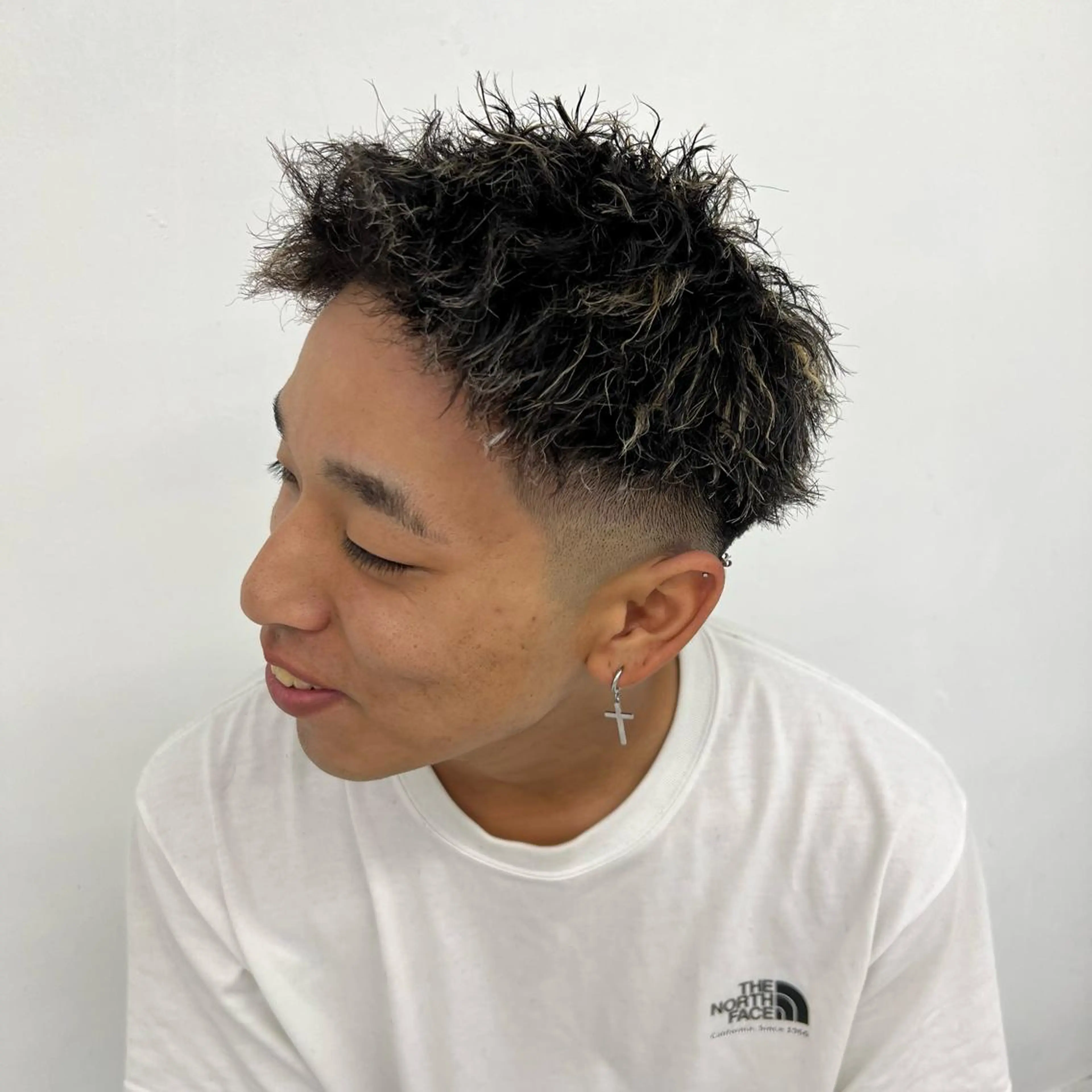 ショート カラー パーマ 豊崎 佑輔のヘアスタイル