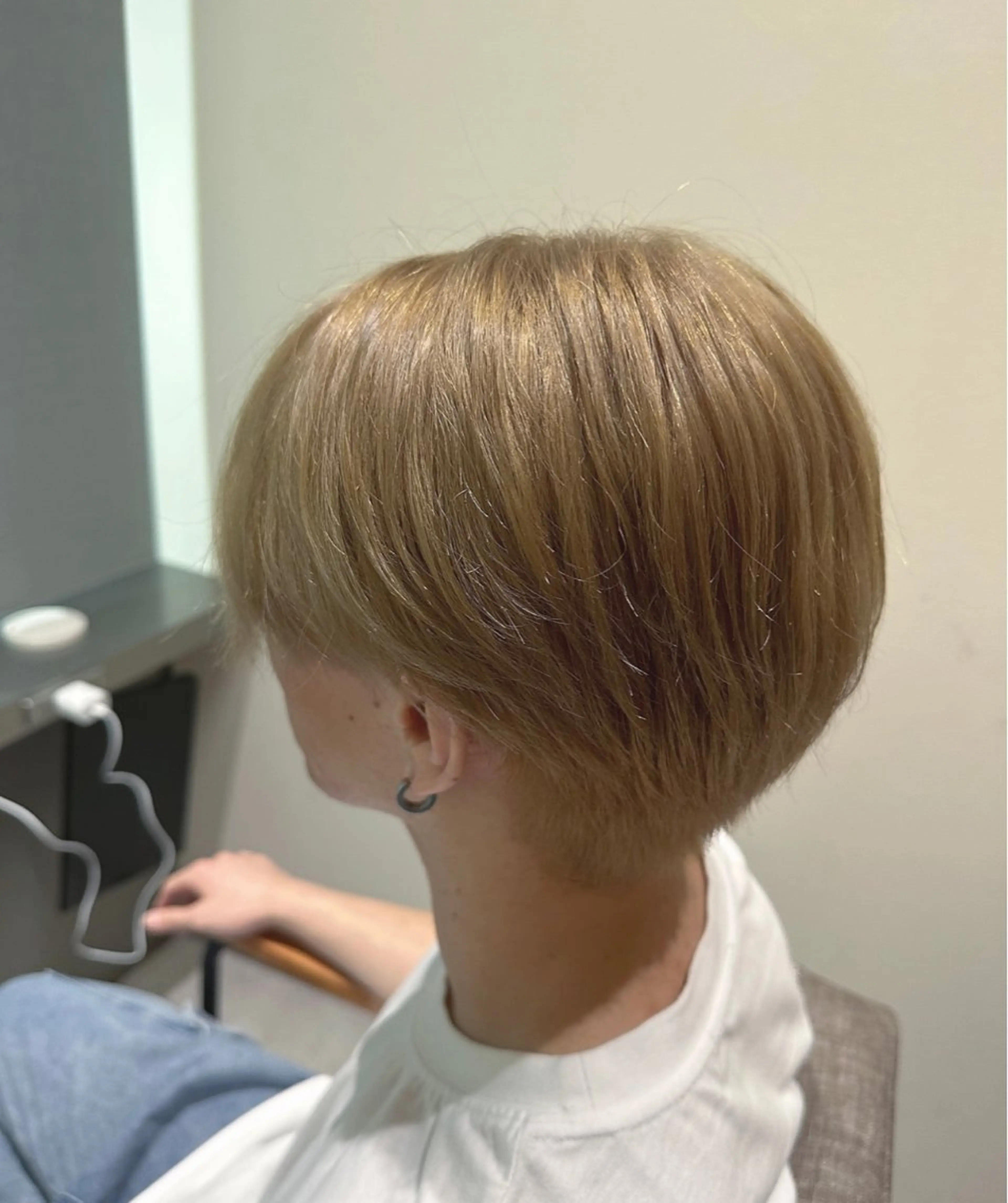 ショート カラー メンズ メンズブリーチ ベージュカラー ブリーチ ミルクティーベージュ ヘアカラー トリートメント 🇰🇷韓国ｽﾀｲﾙ ﾚｲﾔｰ/ayanaのヘアスタイル