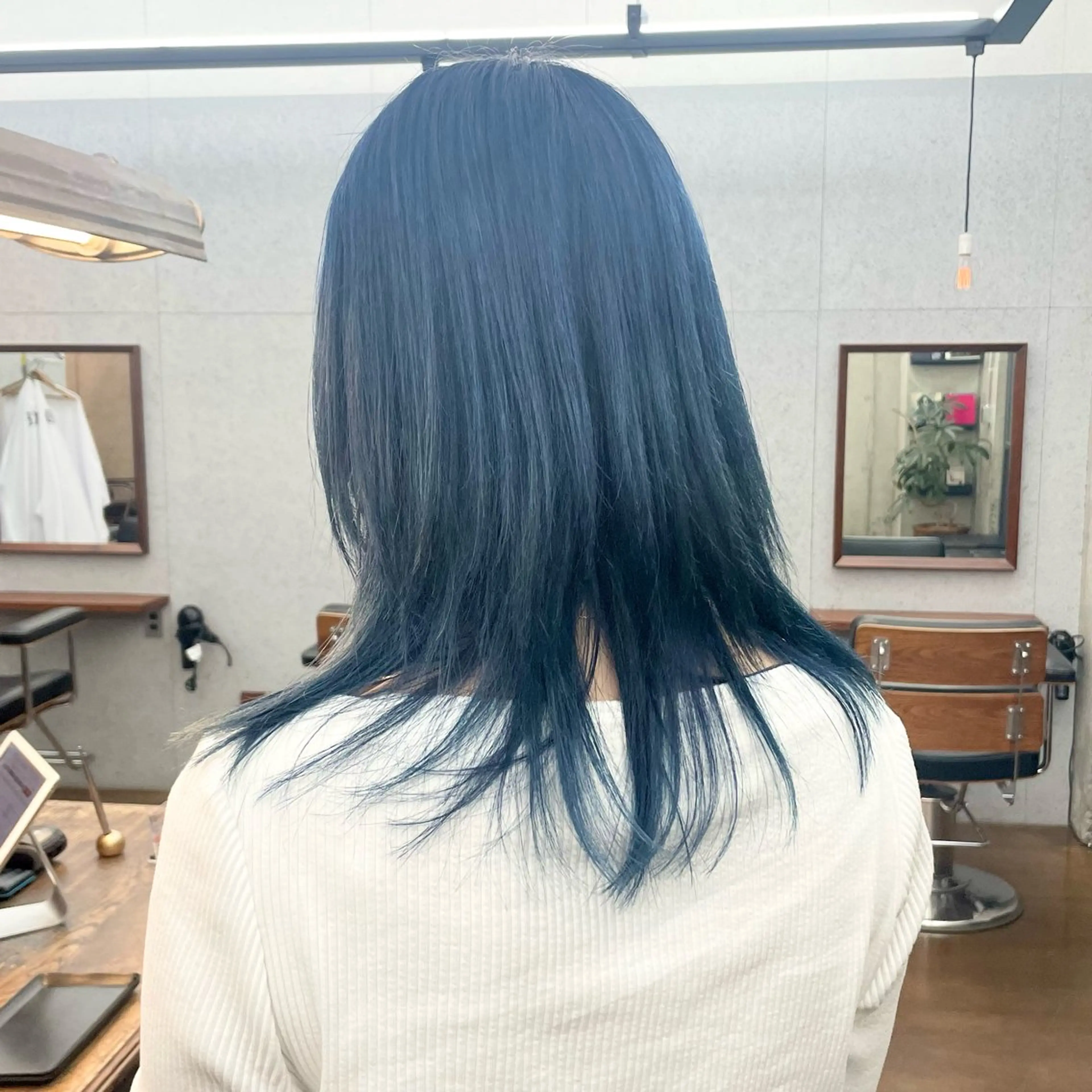 ミディアム カラー メンズ メンズウルフカット ブルーカラー ウルフカット カット ヘアカラー トリートメント ヘアセット ✂︎ウルフ・ショート ✂︎MIKUNIのヘアスタイル