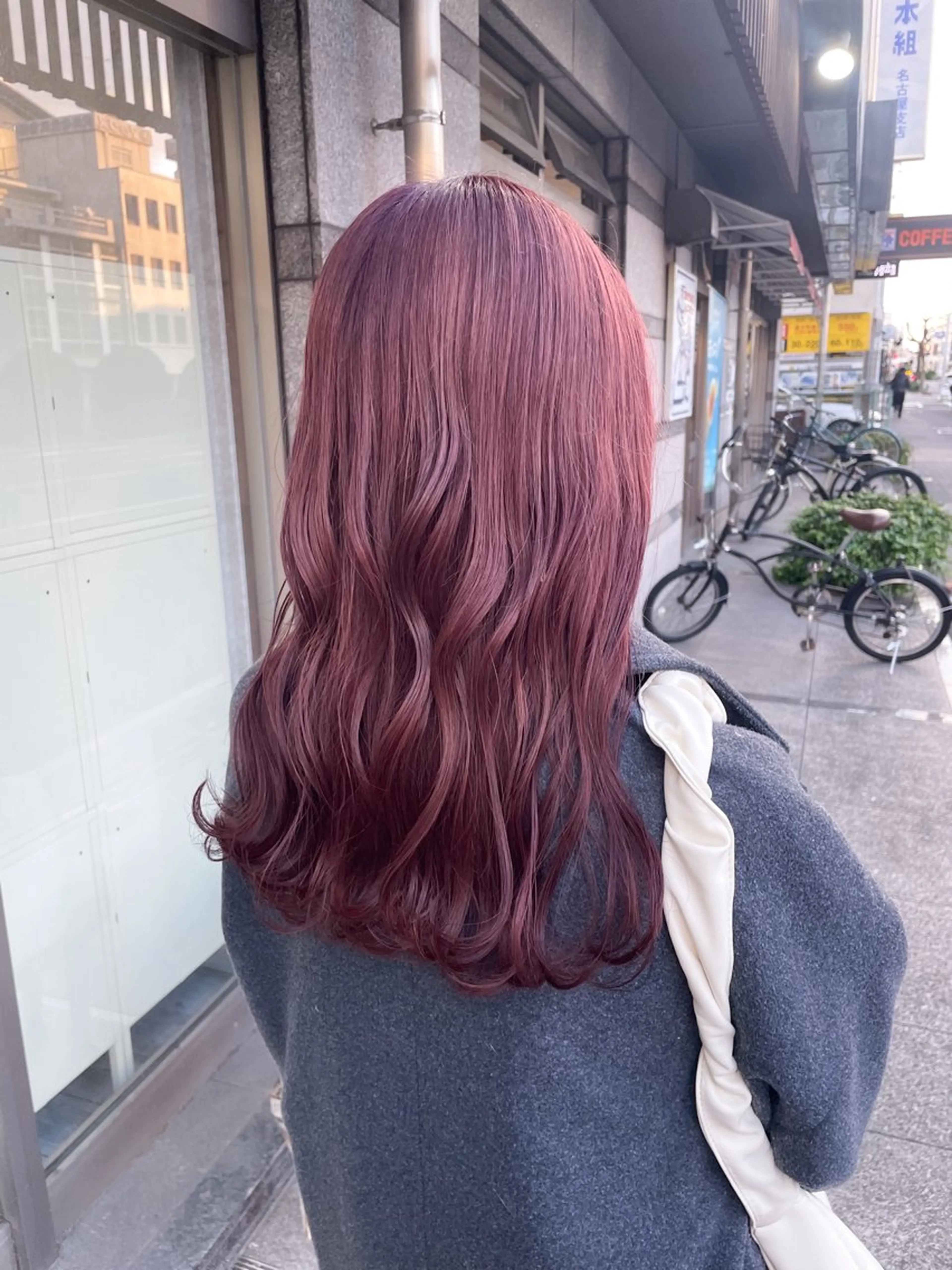 セミロング カラー ベージュカラー ピンクカラー ピンクベージュ ヘアカラー トリートメント イワタ マハ/ minim hairのヘアスタイル