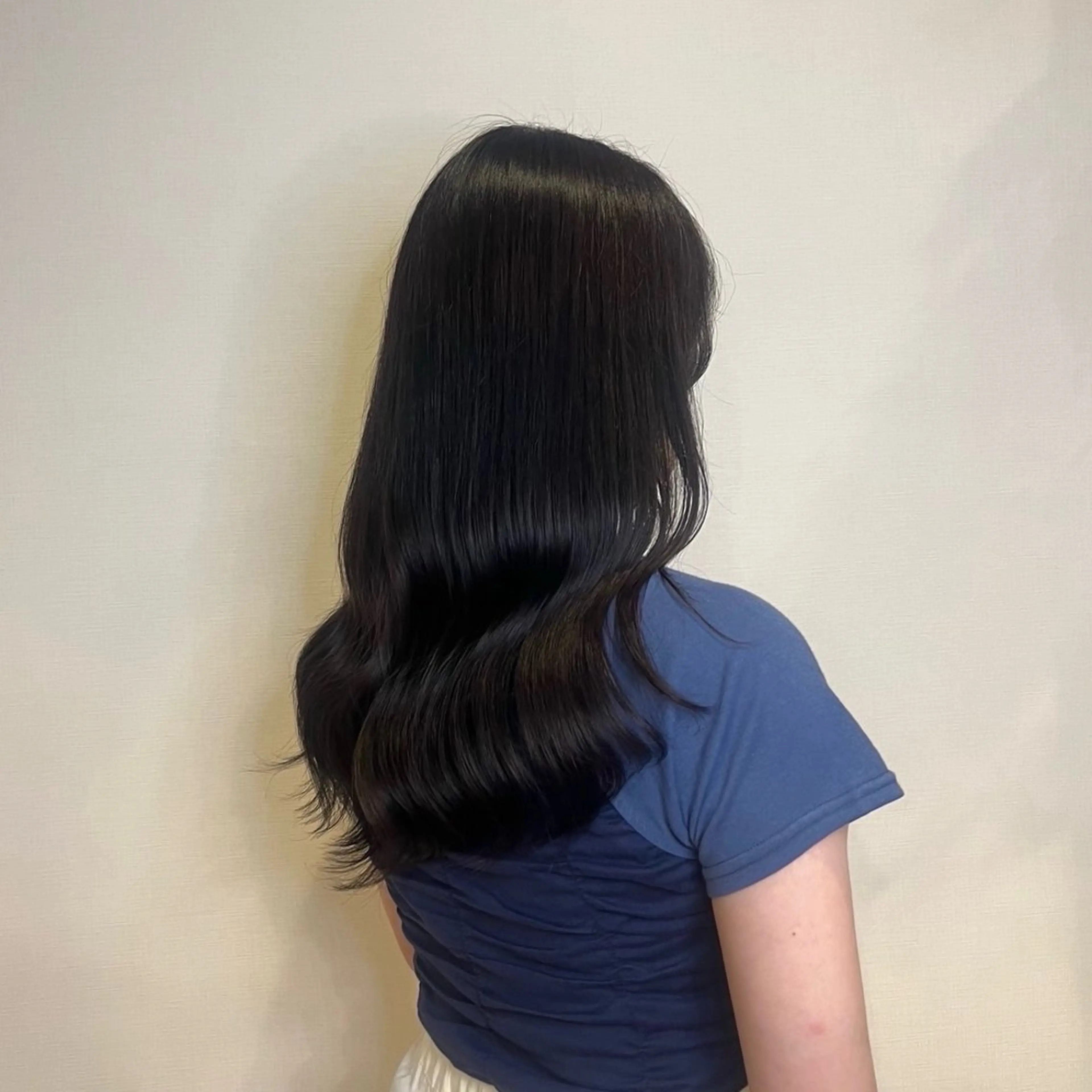 ロング カラー パープルカラー 髪質改善 トリートメント 宮本 楓のヘアスタイル