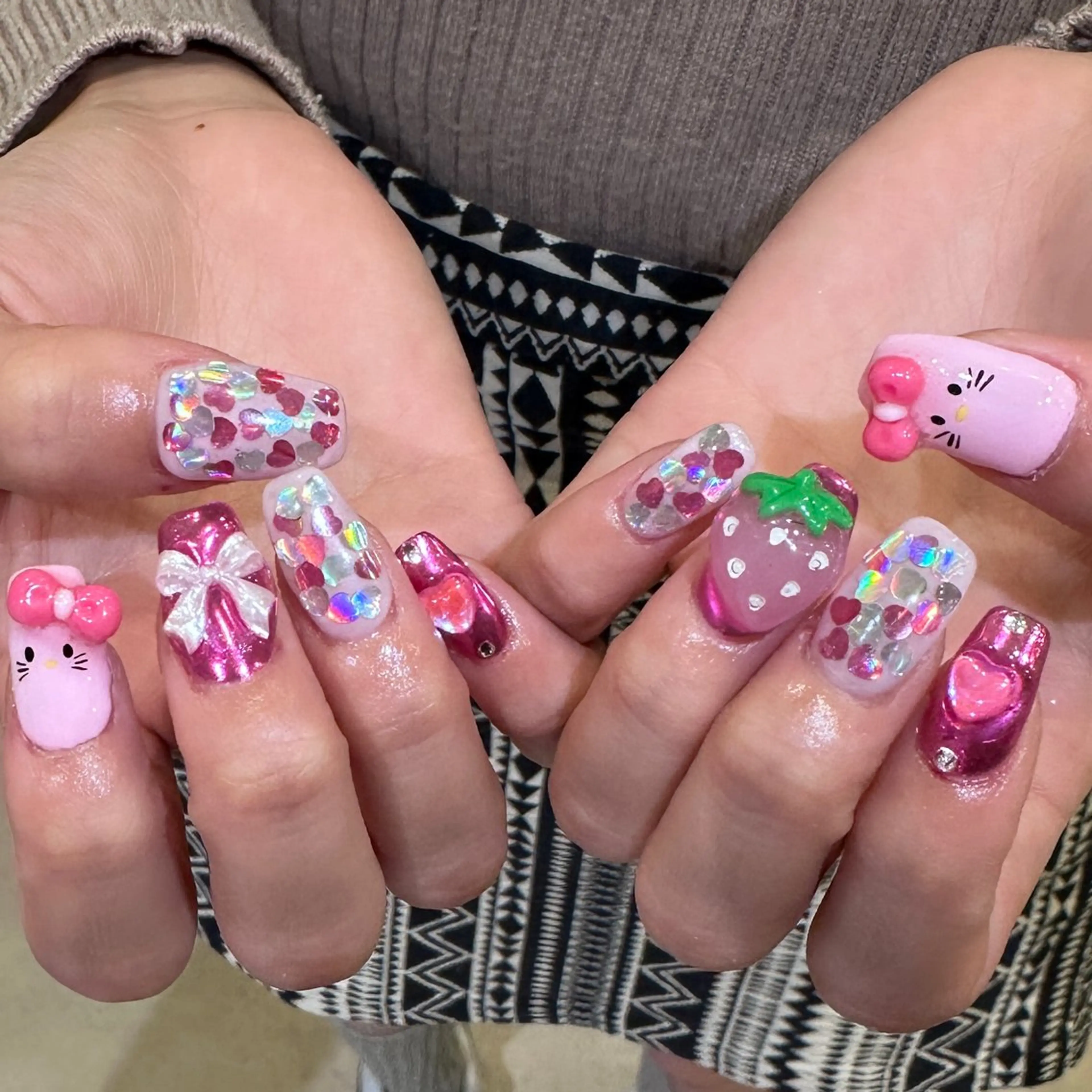 ネイル ハンドネイル 👽個性派ネイル🎀 komachiのヘアスタイル