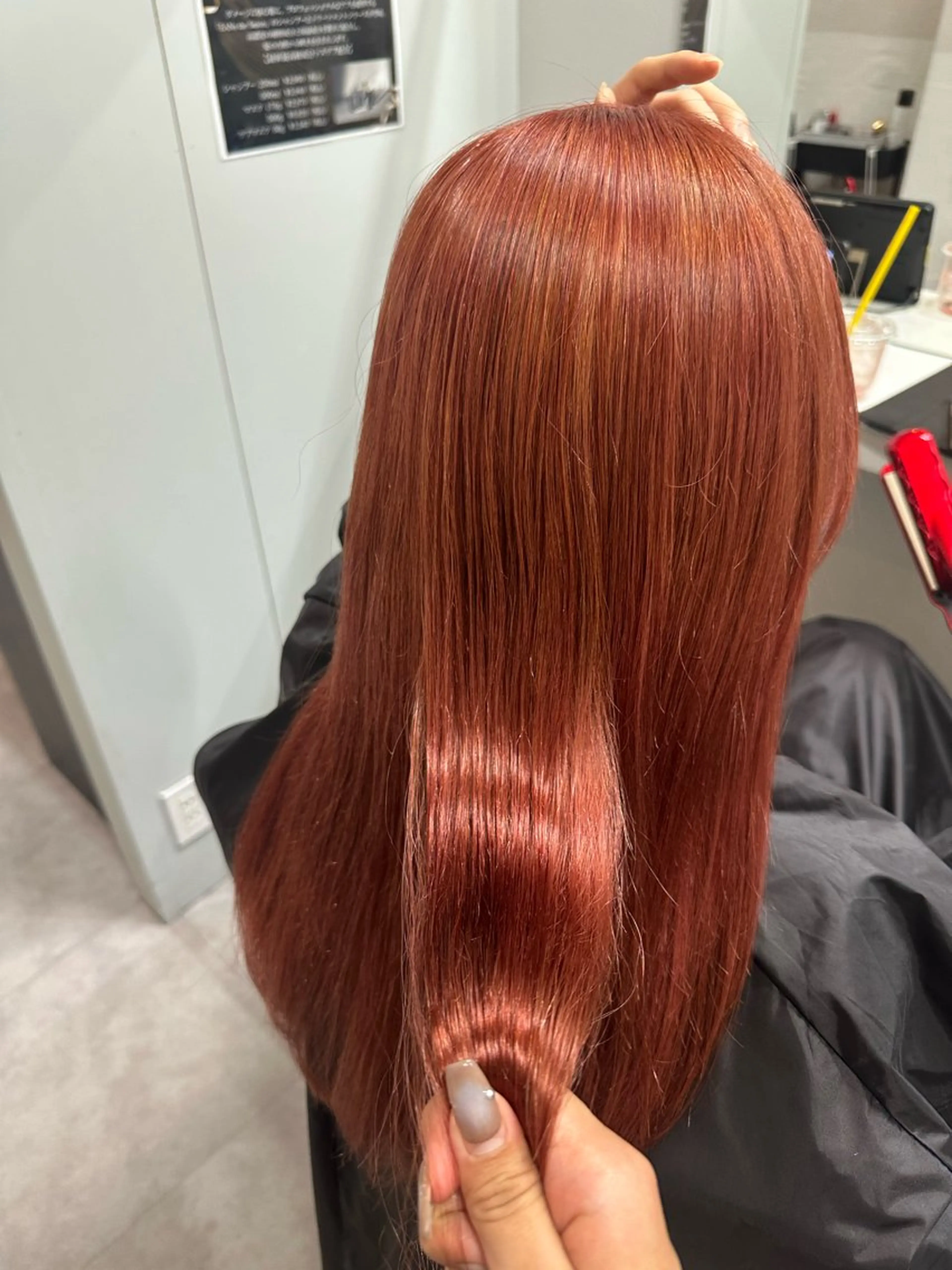 ロング カラー オレンジ オレンジレッド レッドカラー ヘアカラー tokute よしかわなお🍒のヘアスタイル