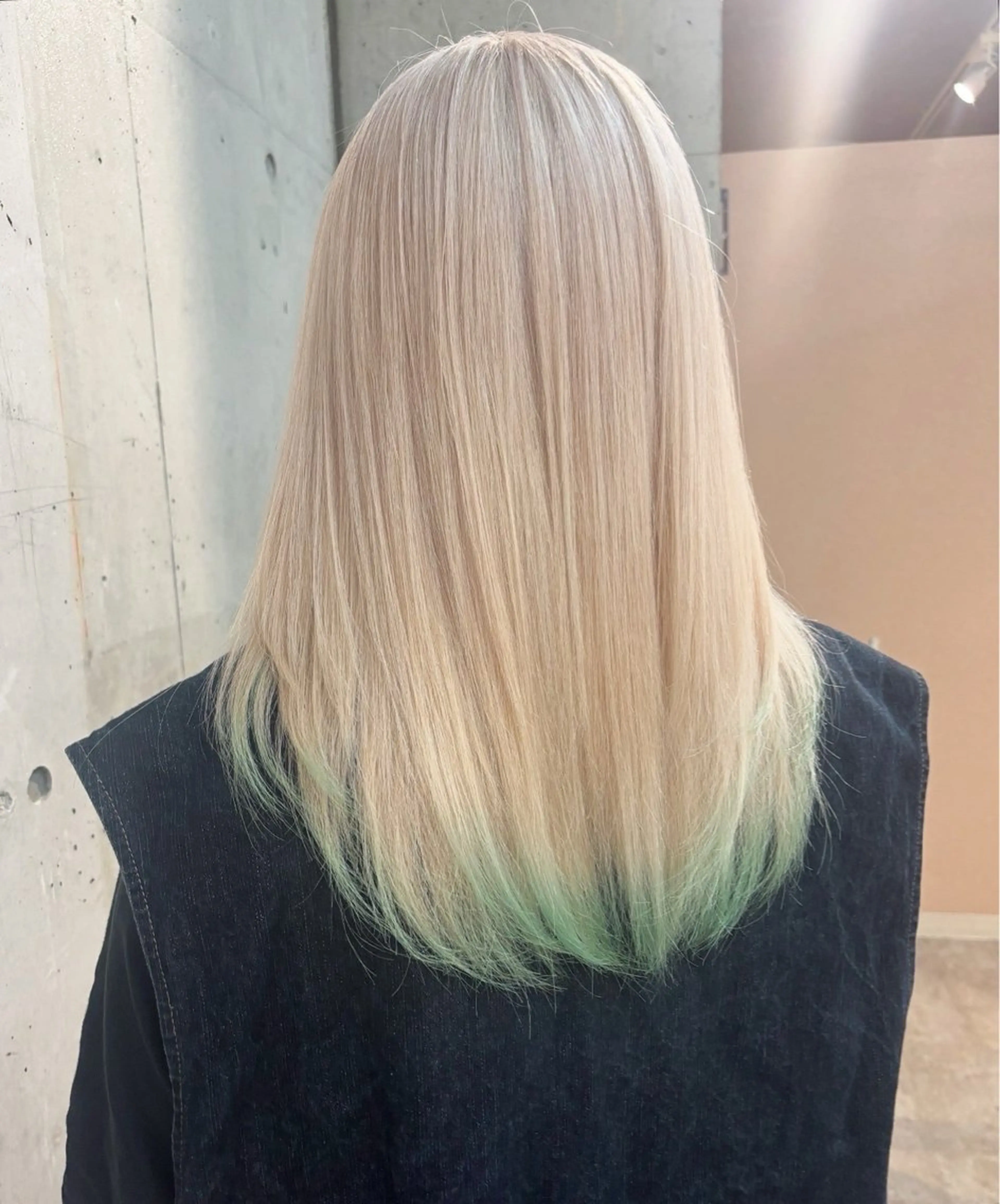 ロング カラー ブロンド ヘアカラー lani hair salon所属・SHOTO ハイトー ン/デザインカラーのヘアスタイル