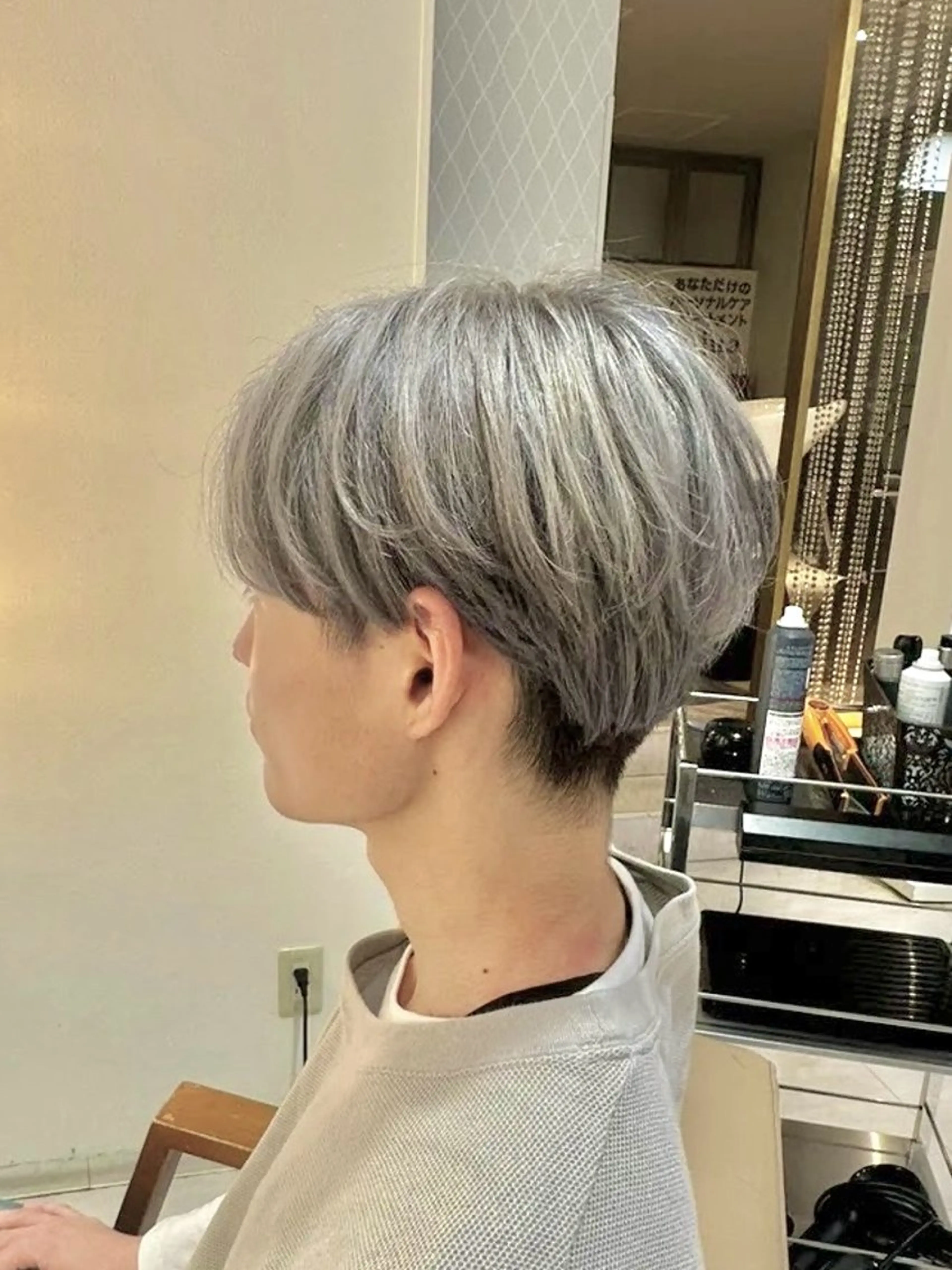 カラー メンズ ダブルカラー シルバー SIGMA latte所属・畑中 夢のヘアスタイル