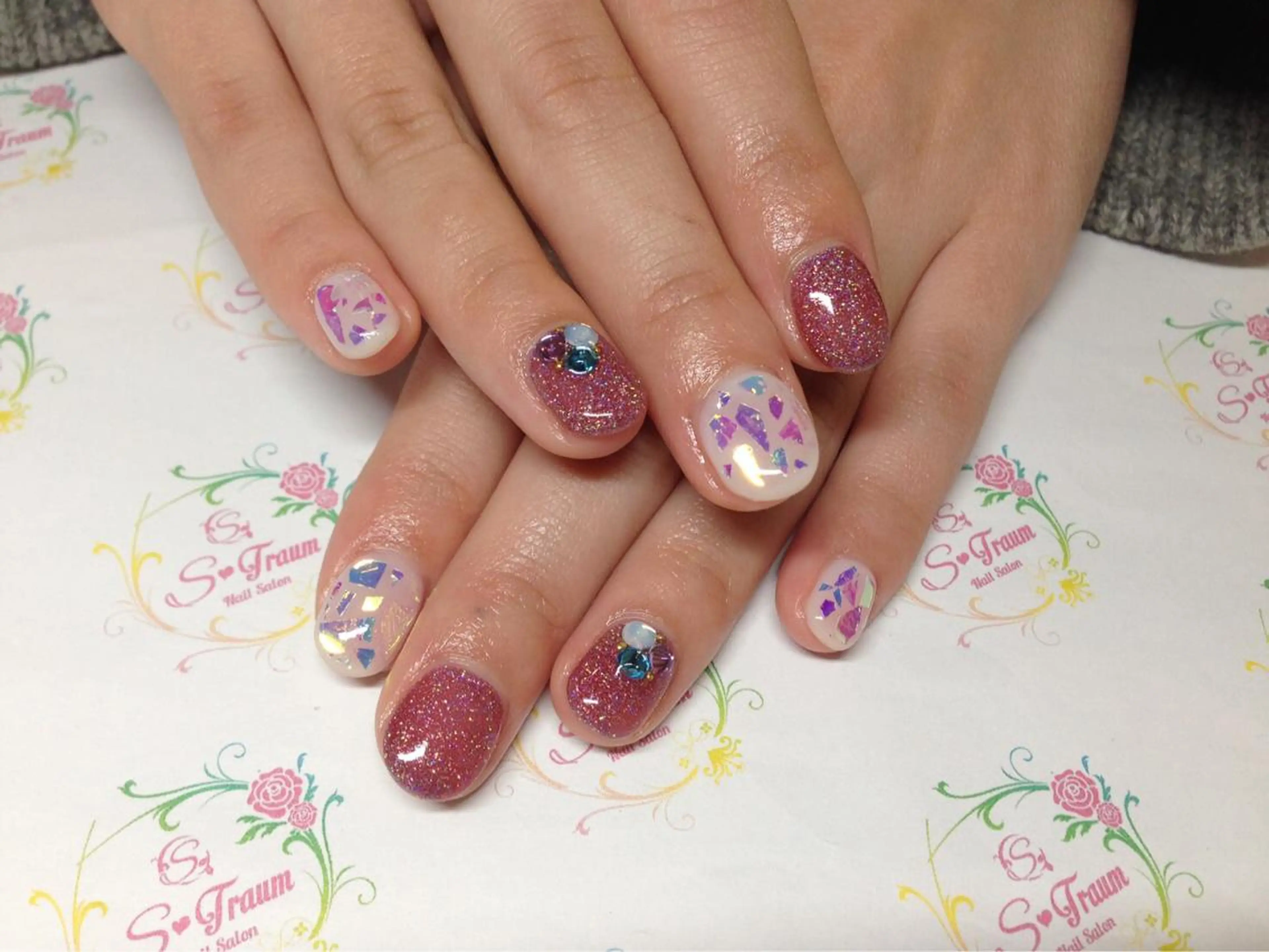 ネイル ホログラムネイル ラメ(グリッター) ワンカラーネイル Nail Salon S-Traum所属・Nail Salon S-Traumのネイルデザイン