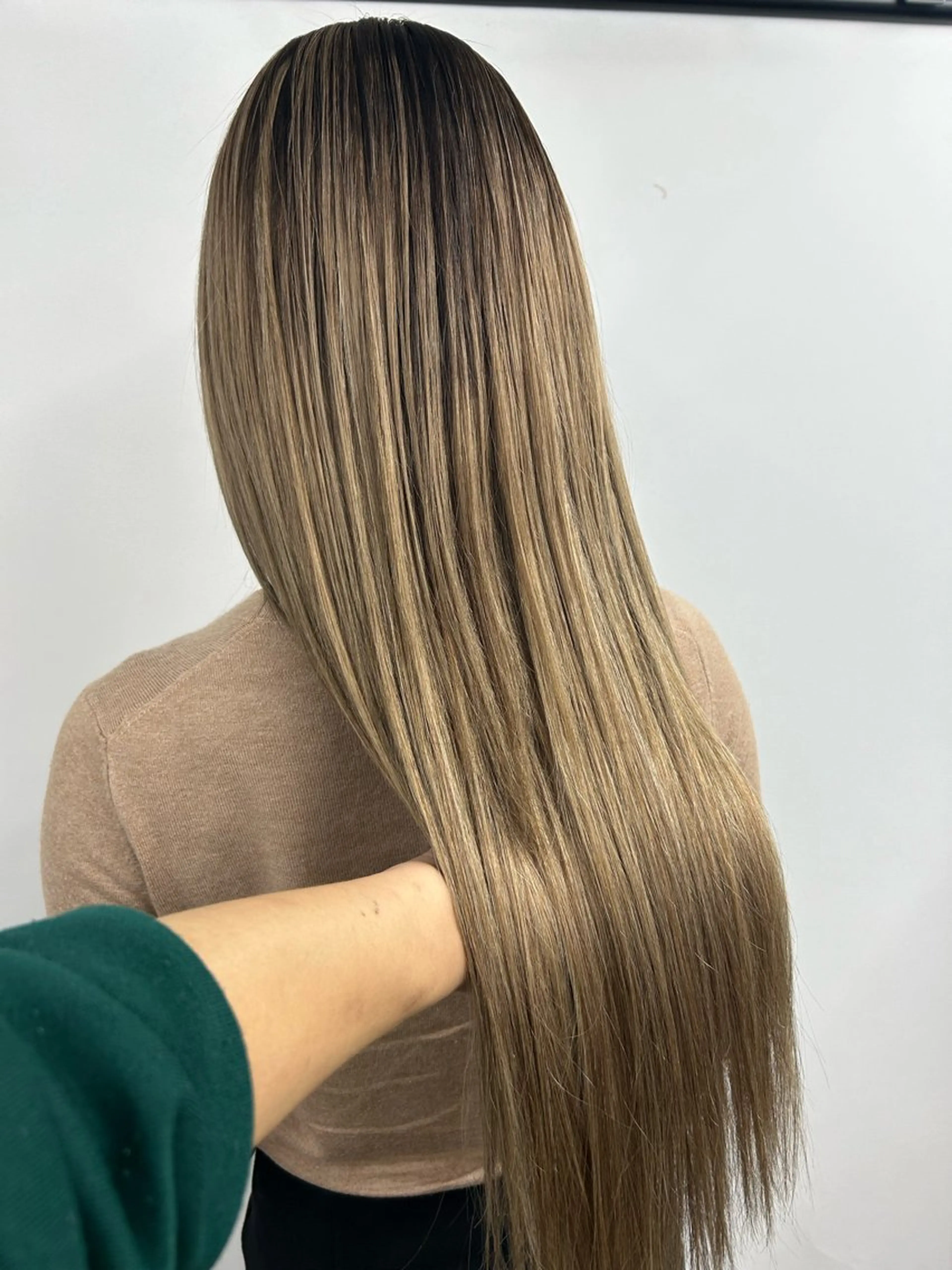 ロング カラー シールエクステ バレイヤージュ ブリーチ ハイトーンカラー エクステ alpha. カラーエクステ下妻のヘアスタイル