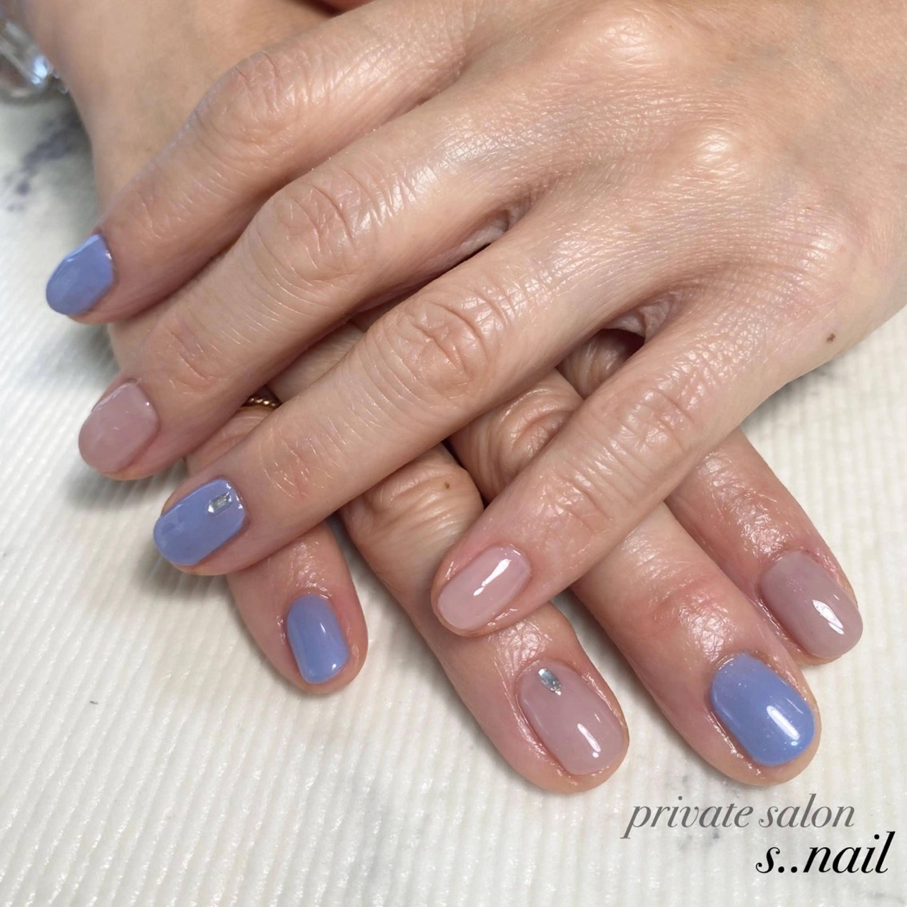 ネイル ブルー ピンク ハンドネイル フットネイル s..nail / MORITAのネイルデザイン