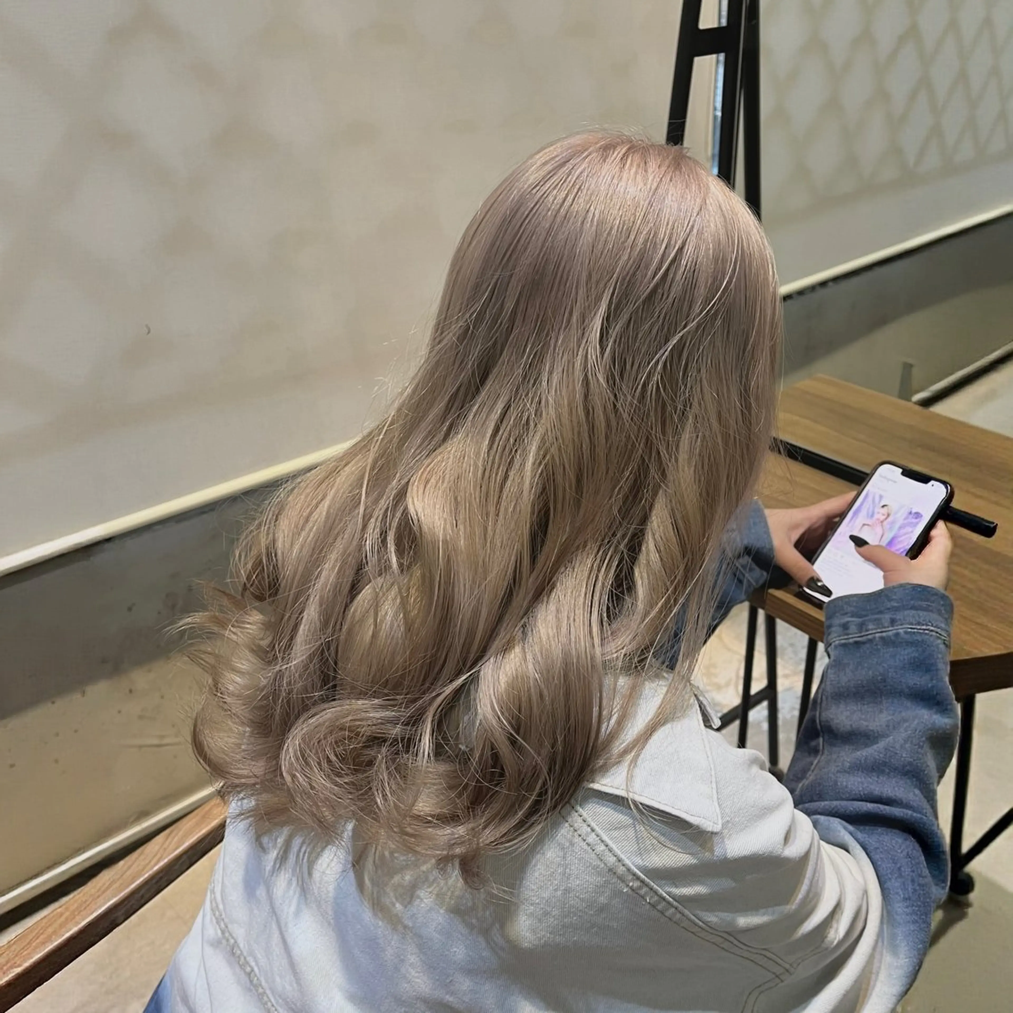 ロング カラー ベージュカラー ブリーチ 透明感カラー 顔周りカット ⚜️ブリーチ× 透明感✨Hayatoのヘアスタイル