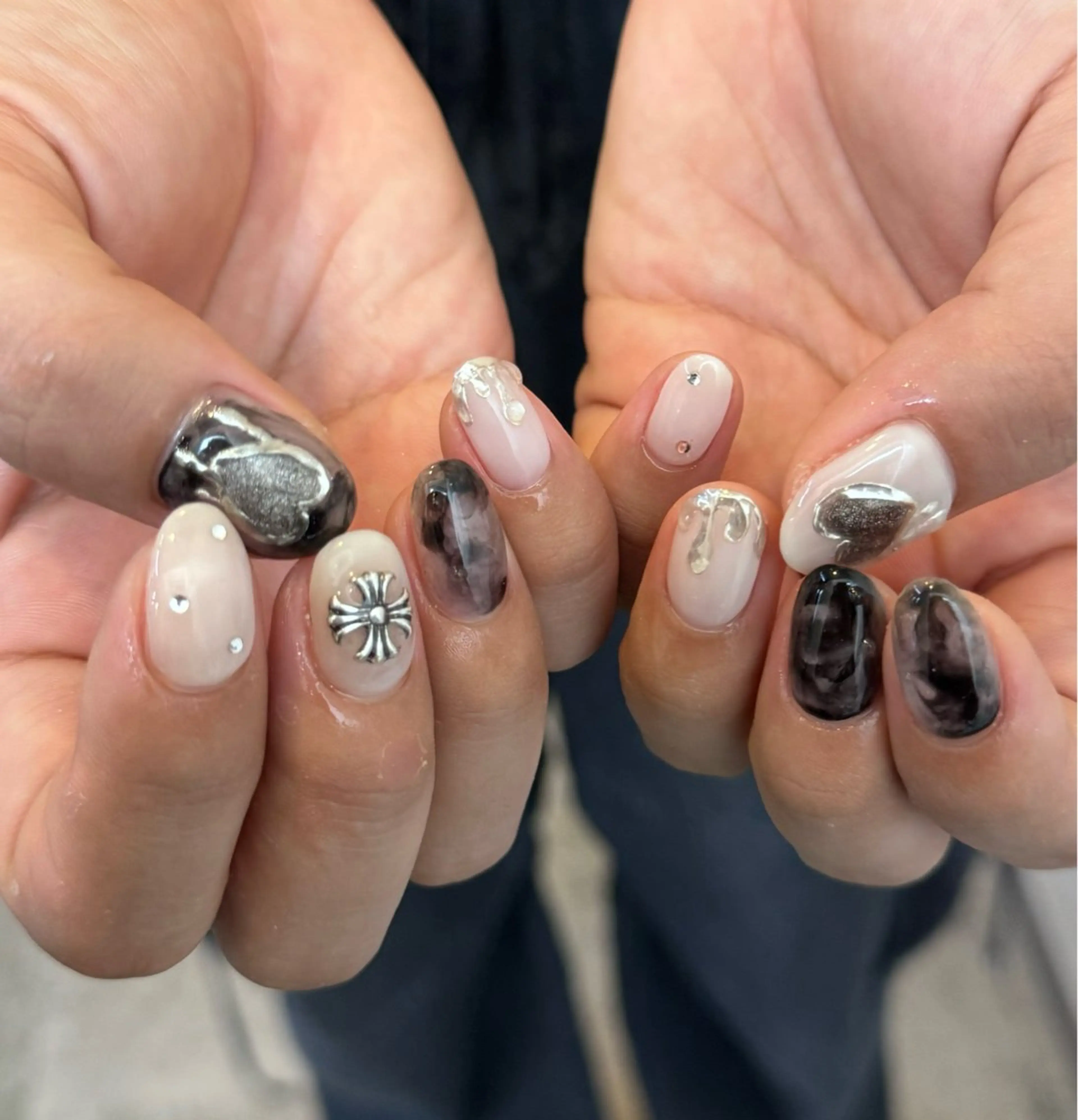 ネイル フレンチネイル 韓国ネイル マグネットネイル メンズネイル ニュアンスネイル ハンドネイル GRANDE大須 Cecil💜のネイルデザイン