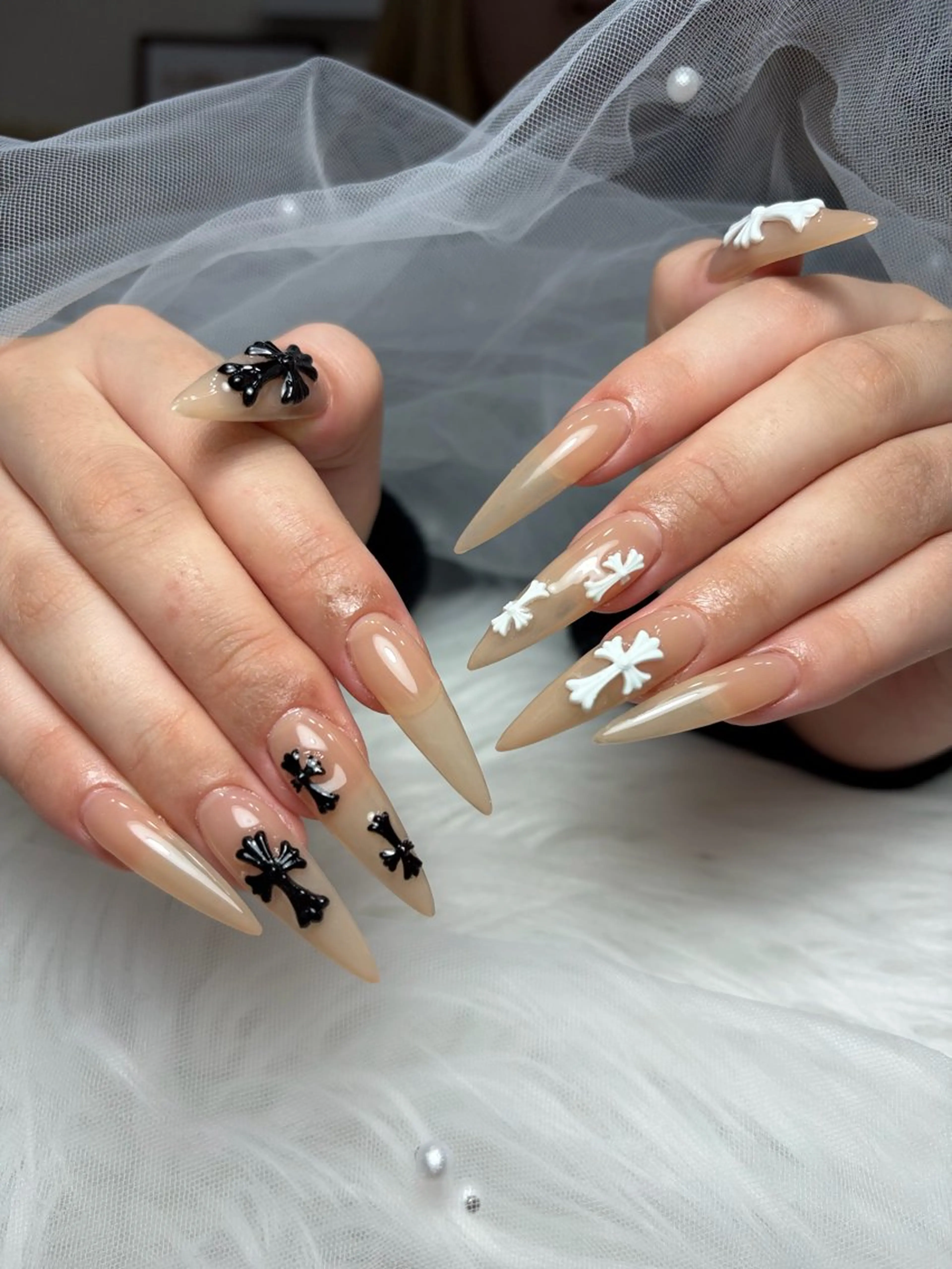 ネイル アートネイル 長さ出し ジェルネイル 韓国ネイル マグネットネイル ハンドネイル Cloudy Chan Nailのネイルデザイン