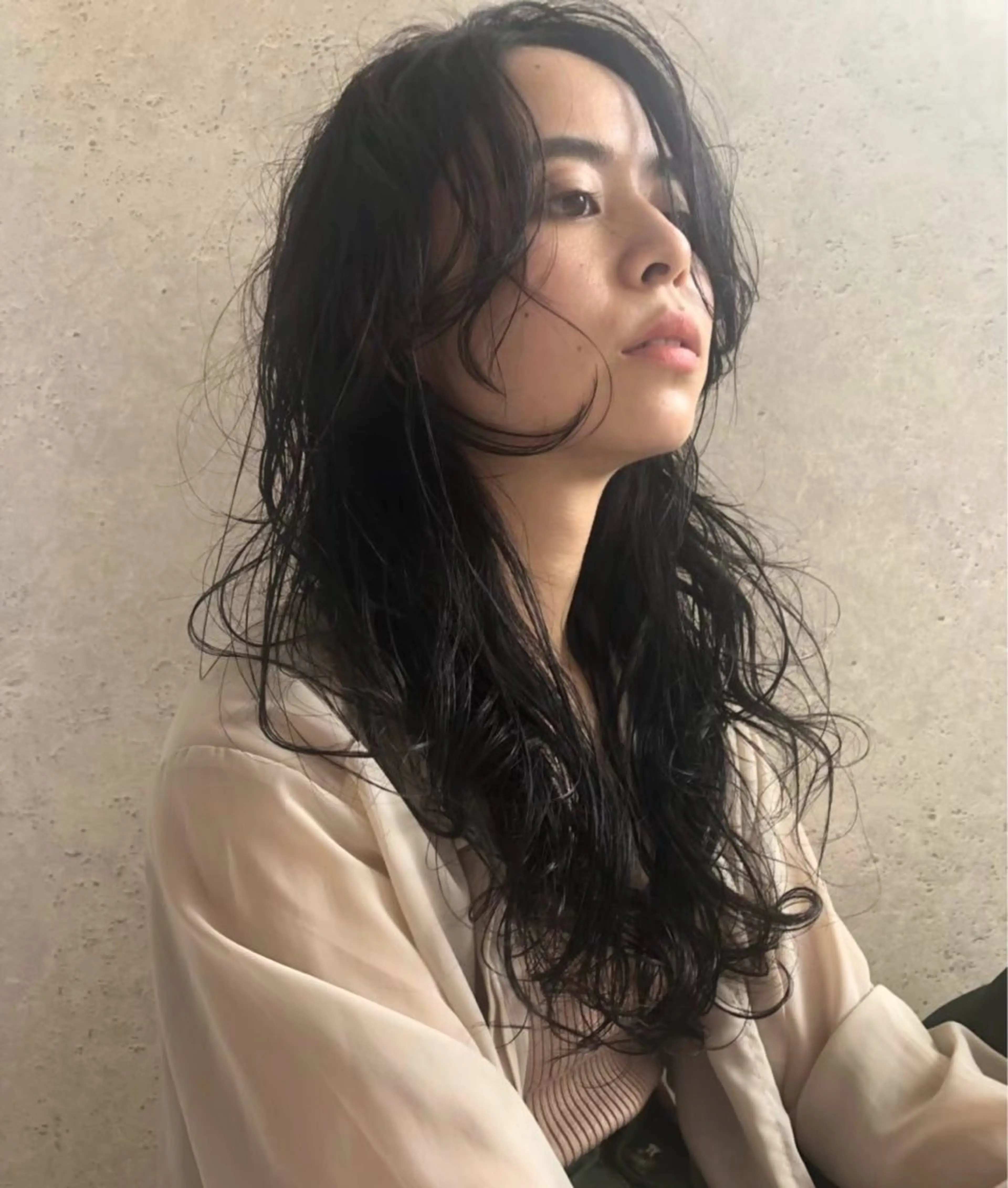 セミロング 🍁ロングパーマ.ニ ュアンス🍁陸来のヘアスタイル