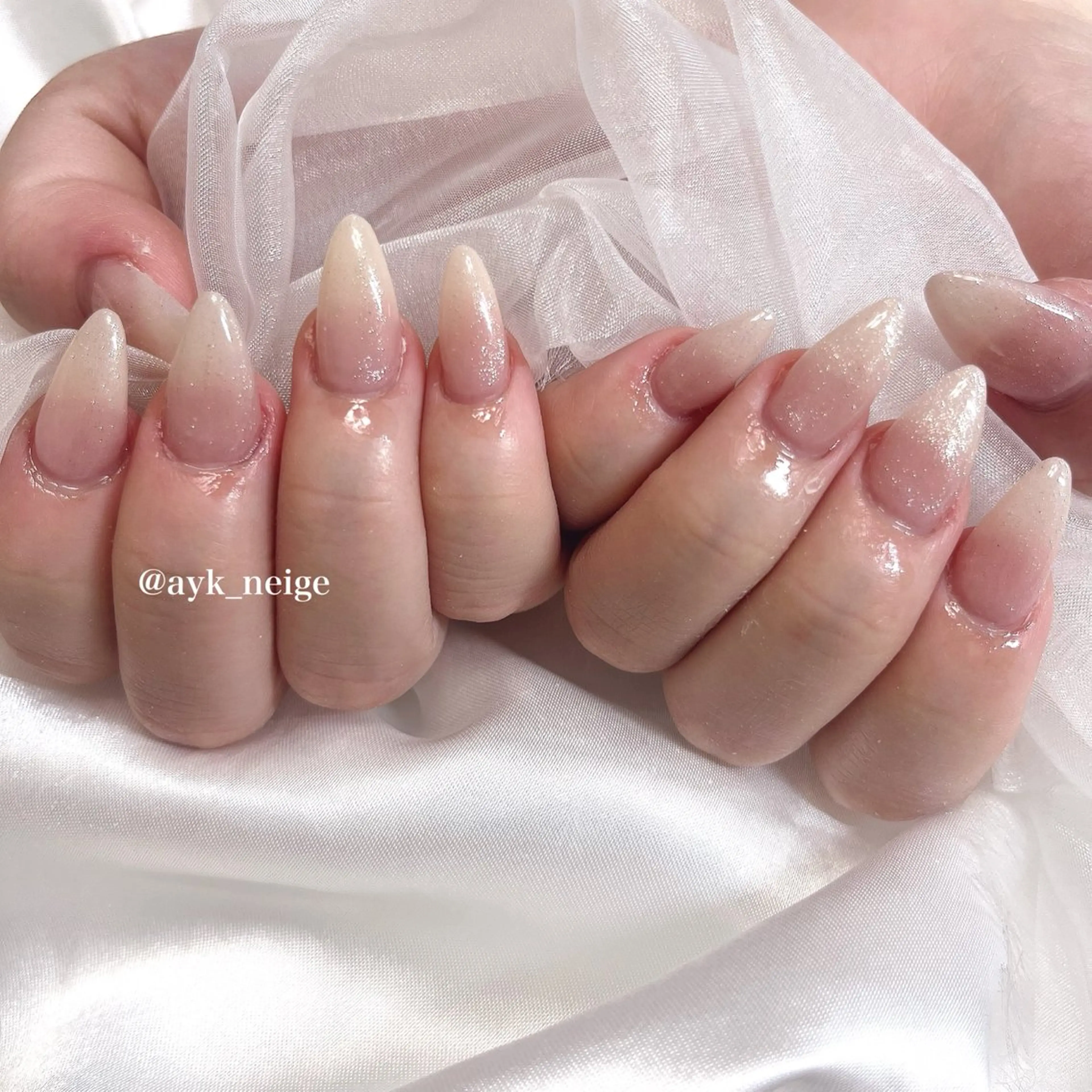 ネイル フットネイル キラキラネイル 韓国ネイル リボン シンプルネイル n'eige nail所属・大谷 綾香のネイルデザイン