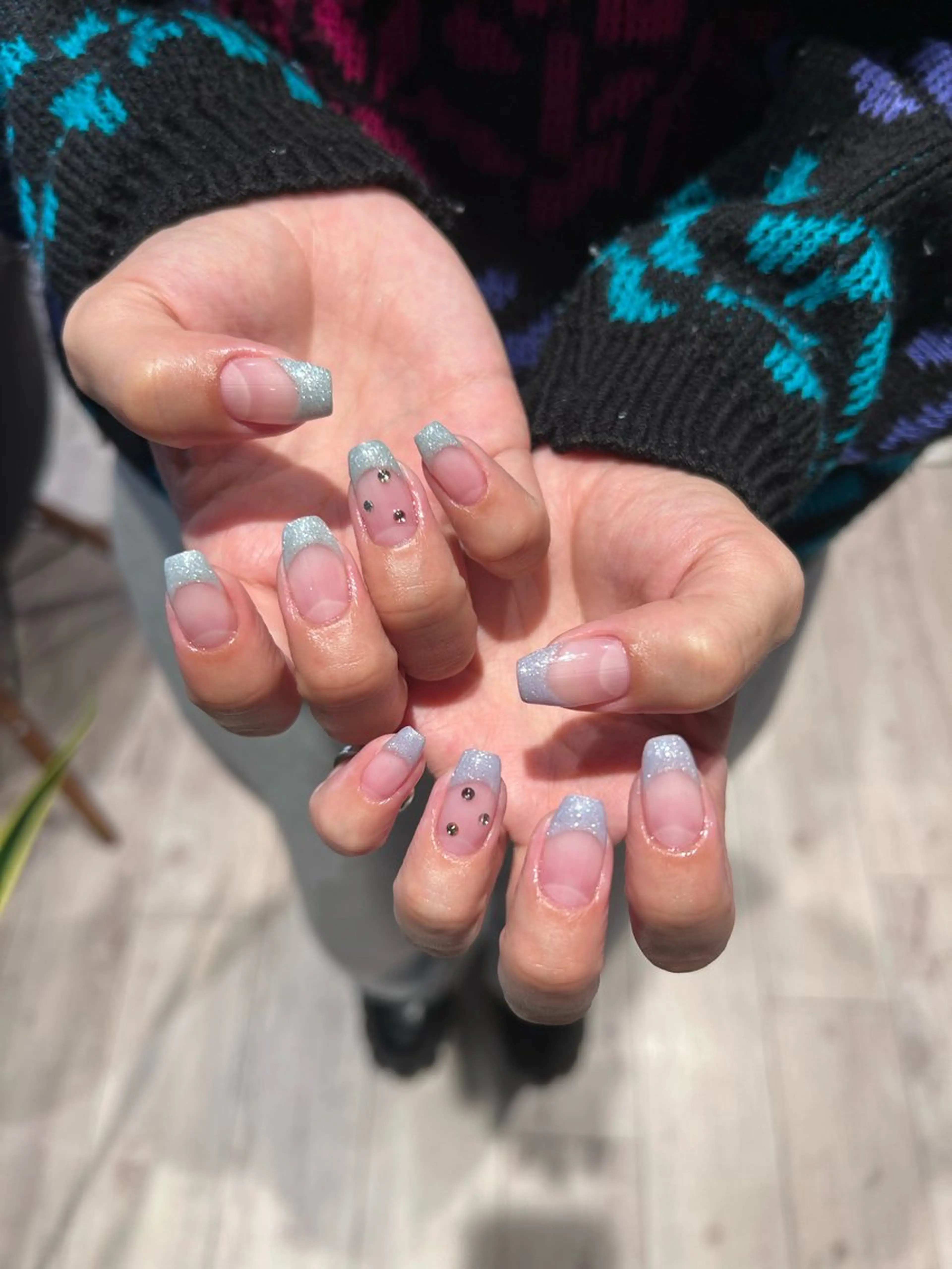 ネイル ストーンネイル Vigor＆Looks 白金所属・mng vigorのネイルデザイン