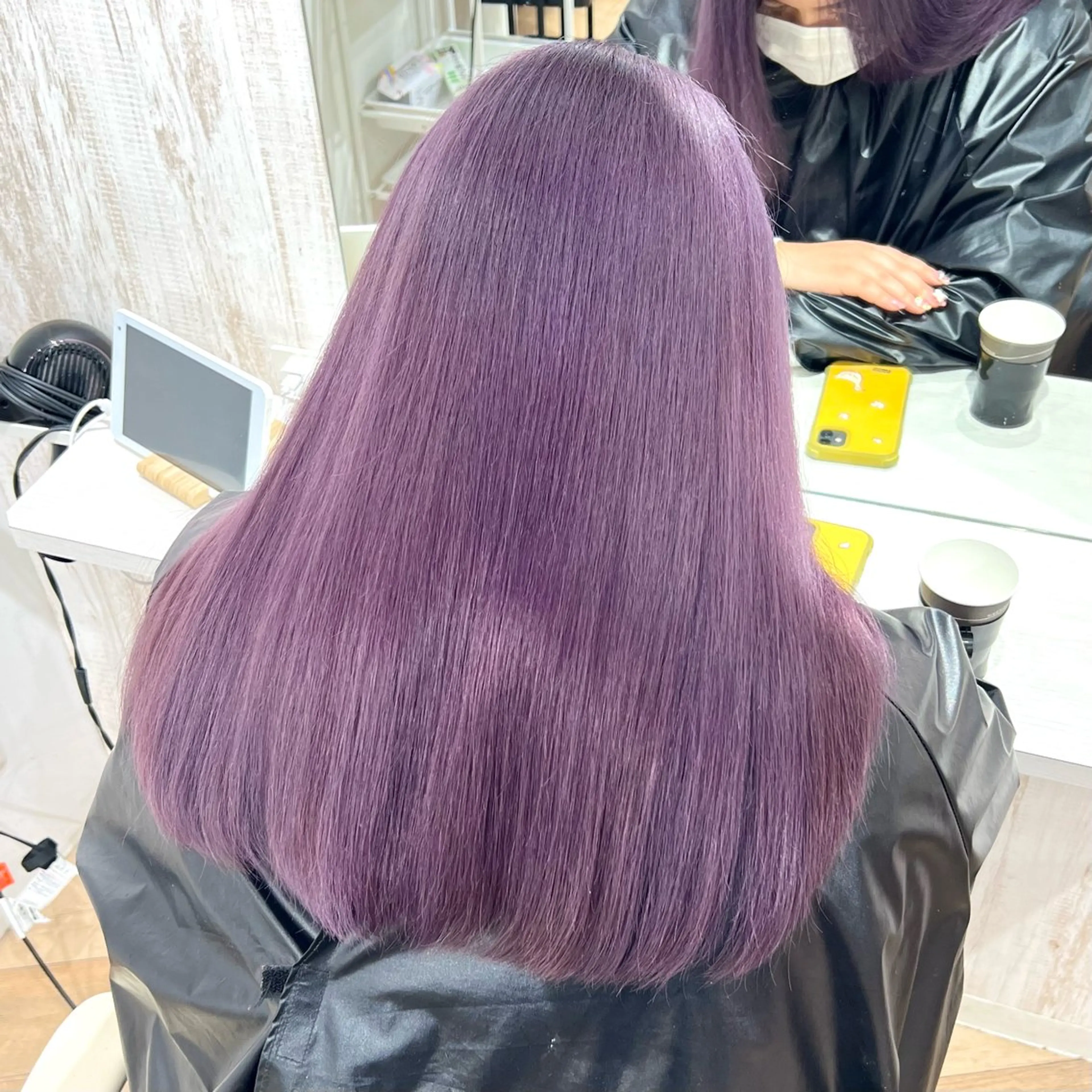 セミロング カラー ラベンダーカラー 前髪/顔まわりカット 艶髪/髪質改善/縮毛のヘアスタイル