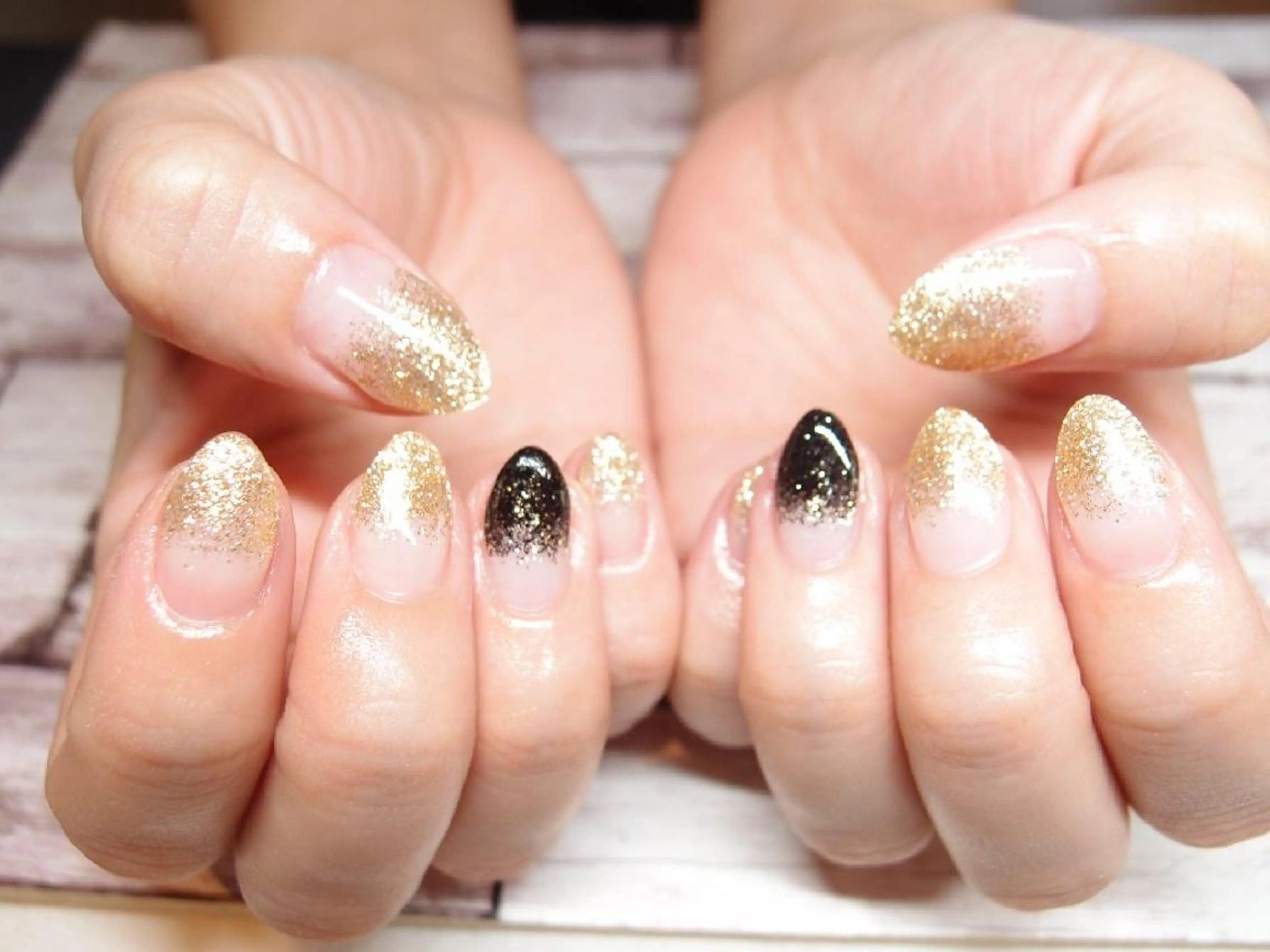 ネイル グラデーション ラメ(グリッター) ラメグラデーション ConneQt所属・ETHOSENSE. kimikaのネイルデザイン