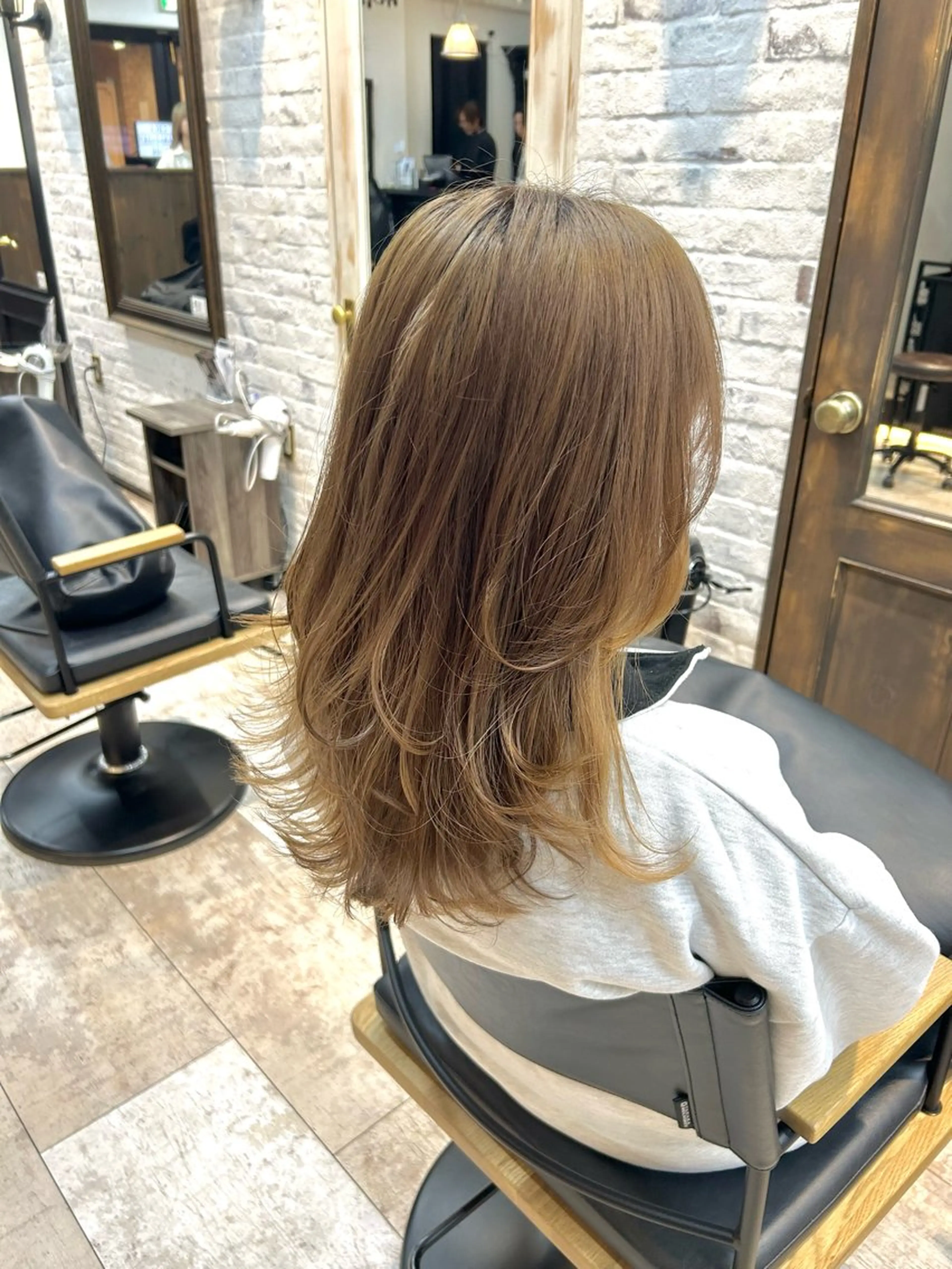 ロング 林 美佑のヘアスタイル