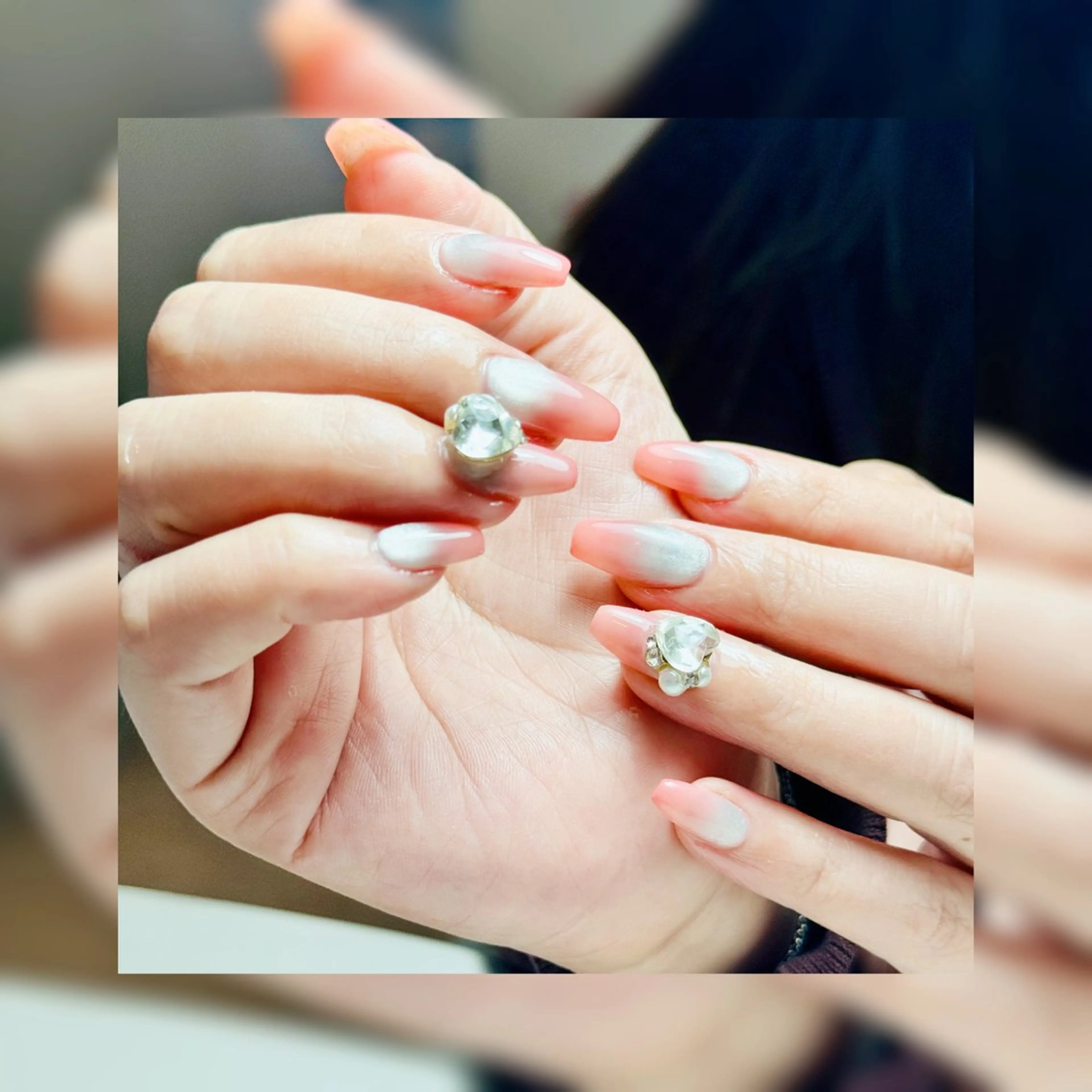 ネイル ハンドネイル フットネイル ハンドケア AngelChris ビューティーサロンのネイルデザイン