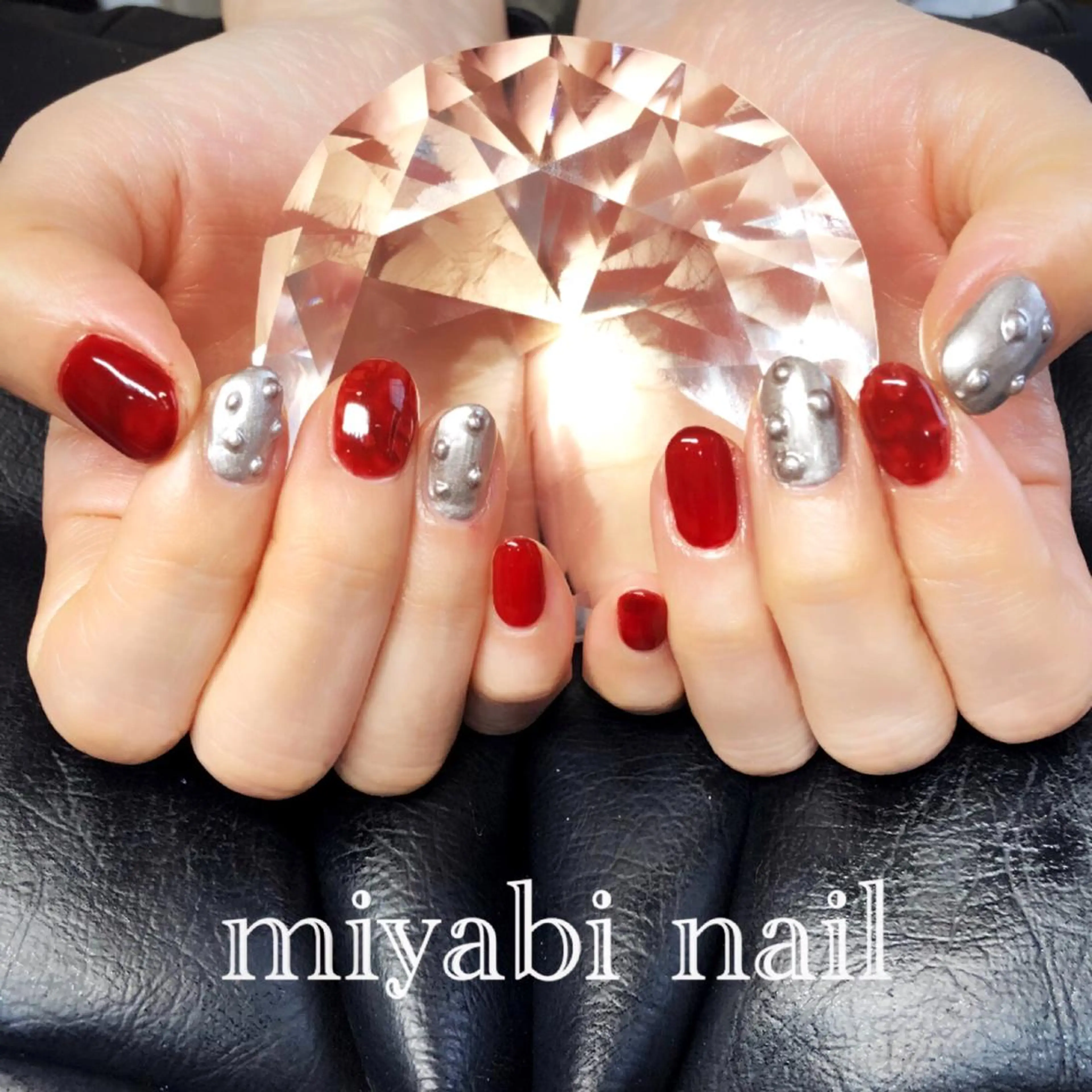 ネイル アートネイル ジェルネイル 持ち込み ニュアンスネイル 赤色 ハンドネイル miyabi nail 桂川駅近くのネイルデザイン