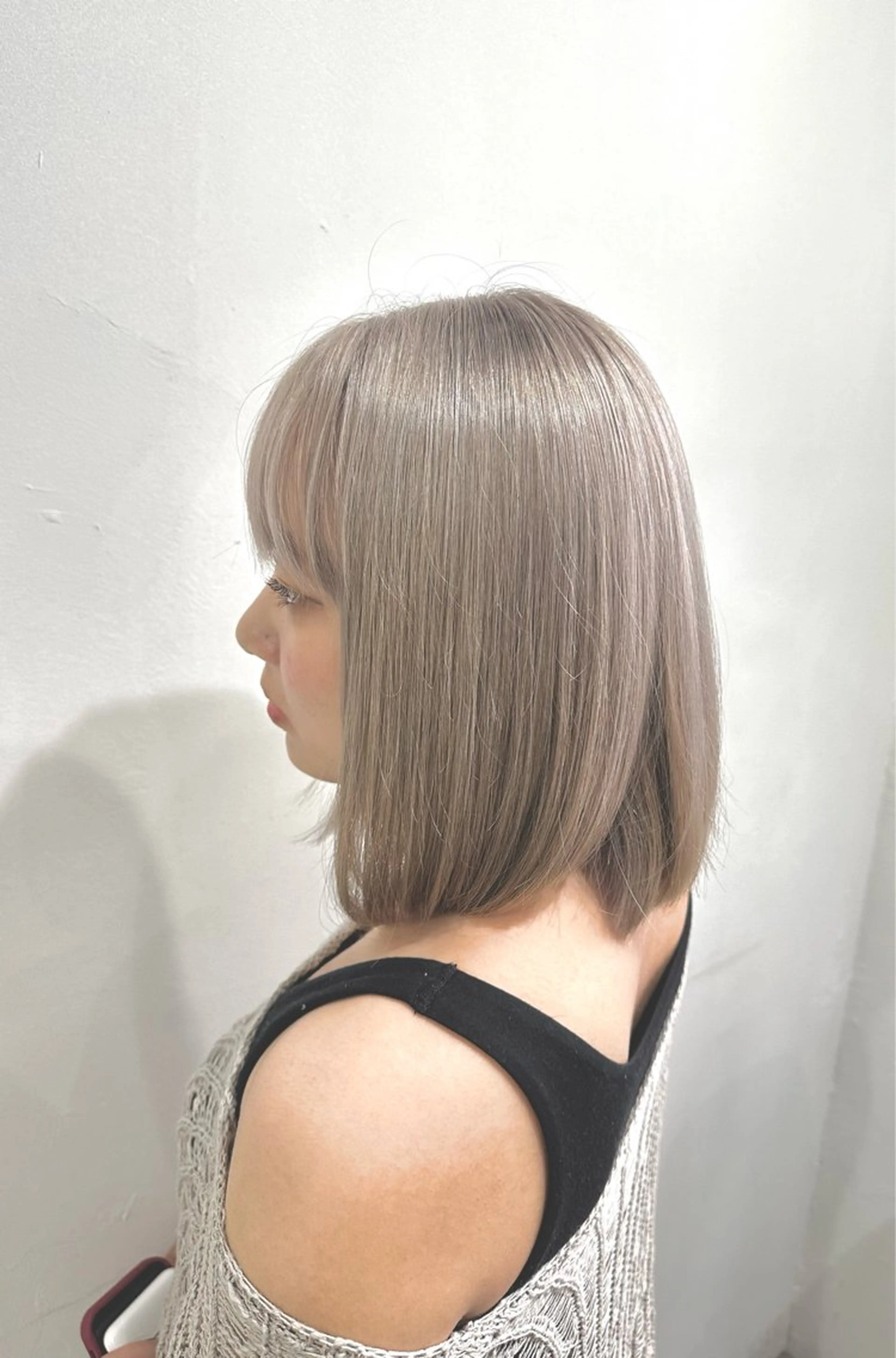 ミディアム カラー ヘアアレンジ ベージュカラー ブリーチ ホワイトベージュ カット ヘアカラー SALOWIN京都河原町Suite店所属・外国人風レイヤー/ ハイトーンSHUのヘアスタイル