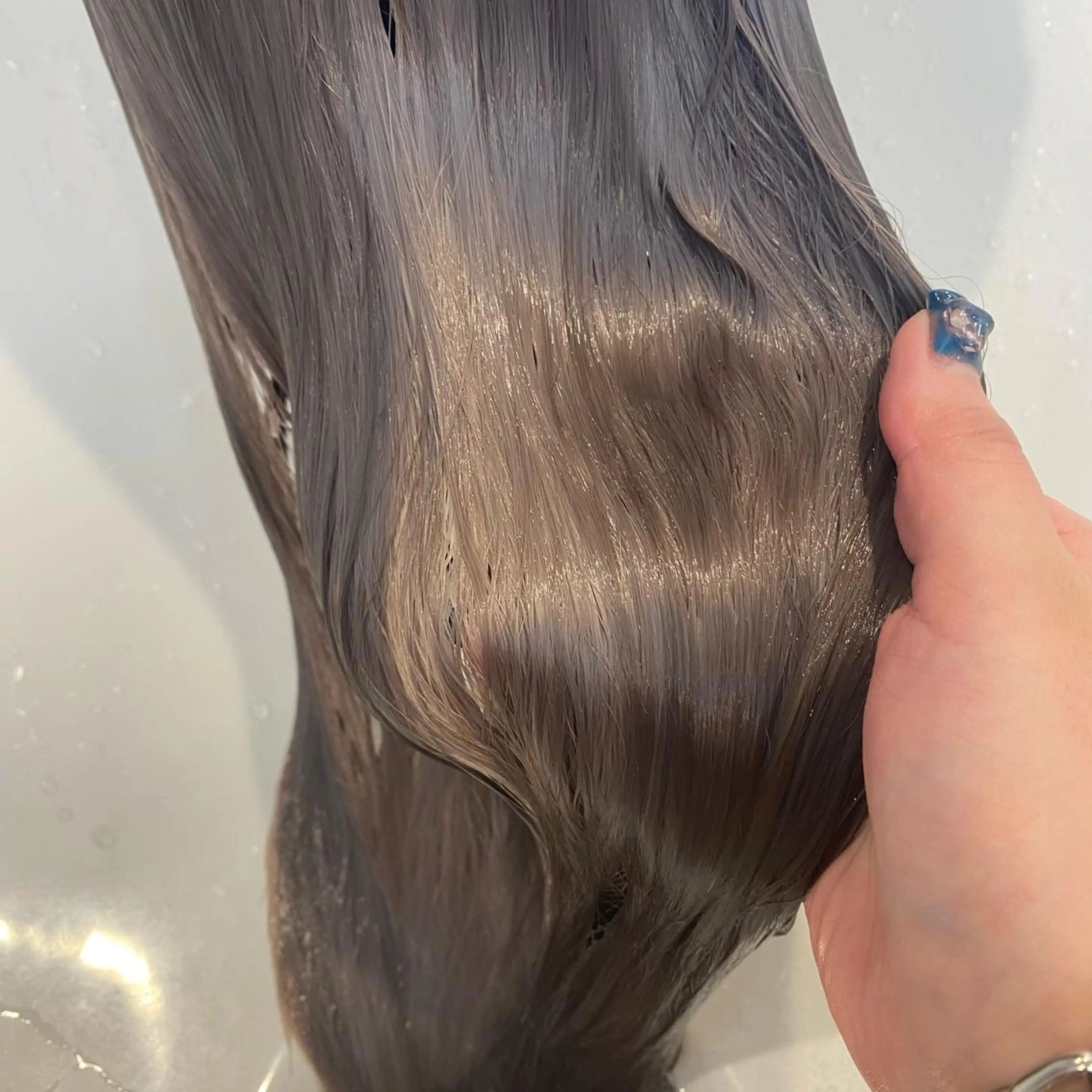 セミロング カラー ハイトーンカラー 遠藤沙也加 /レイヤーカットのヘアスタイル