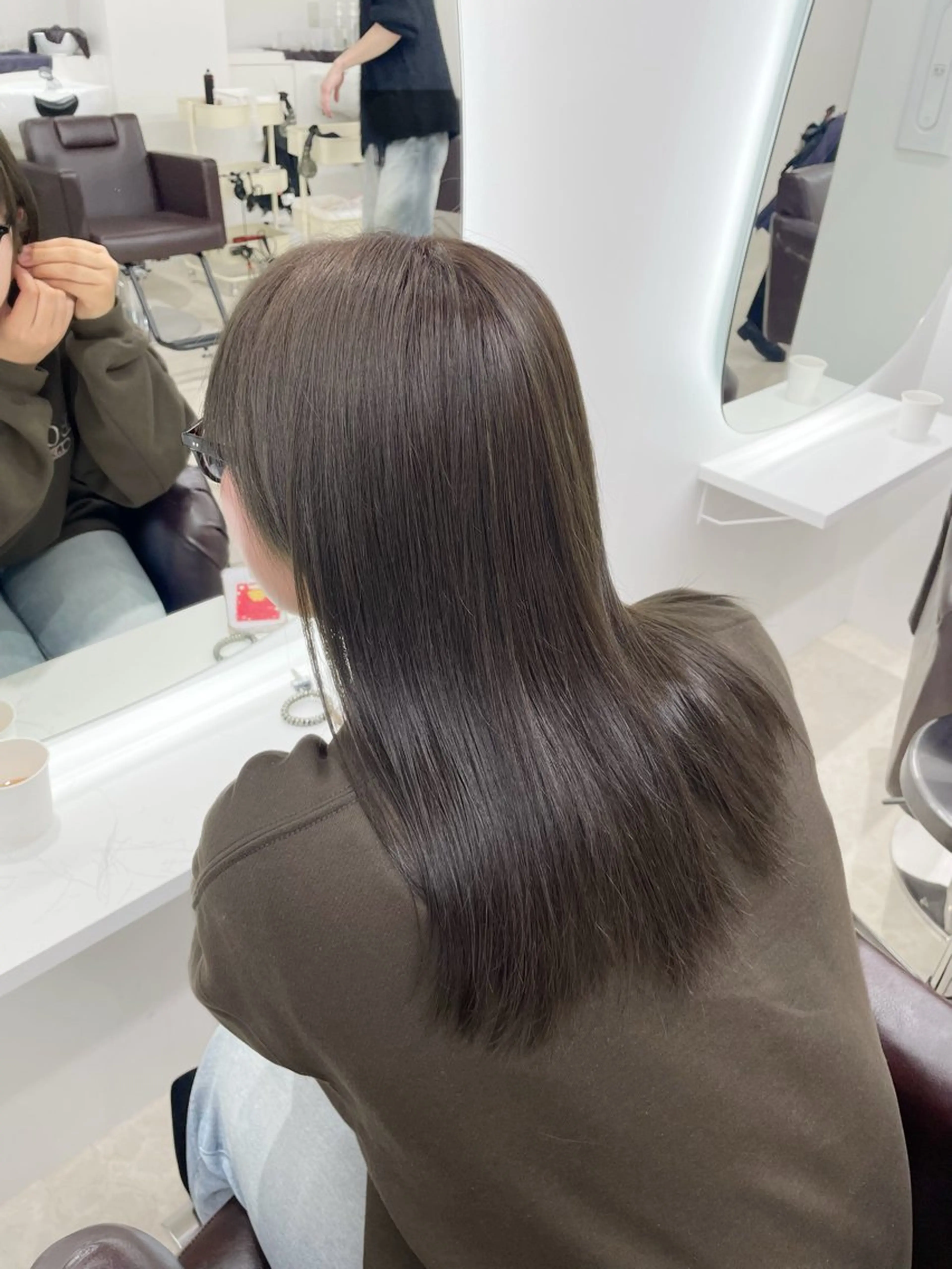 セミロング カラー カット ヘアカラー トリートメント ヘアセット 新宿/韓国ヘア/ 髪質改善ストレートのヘアスタイル