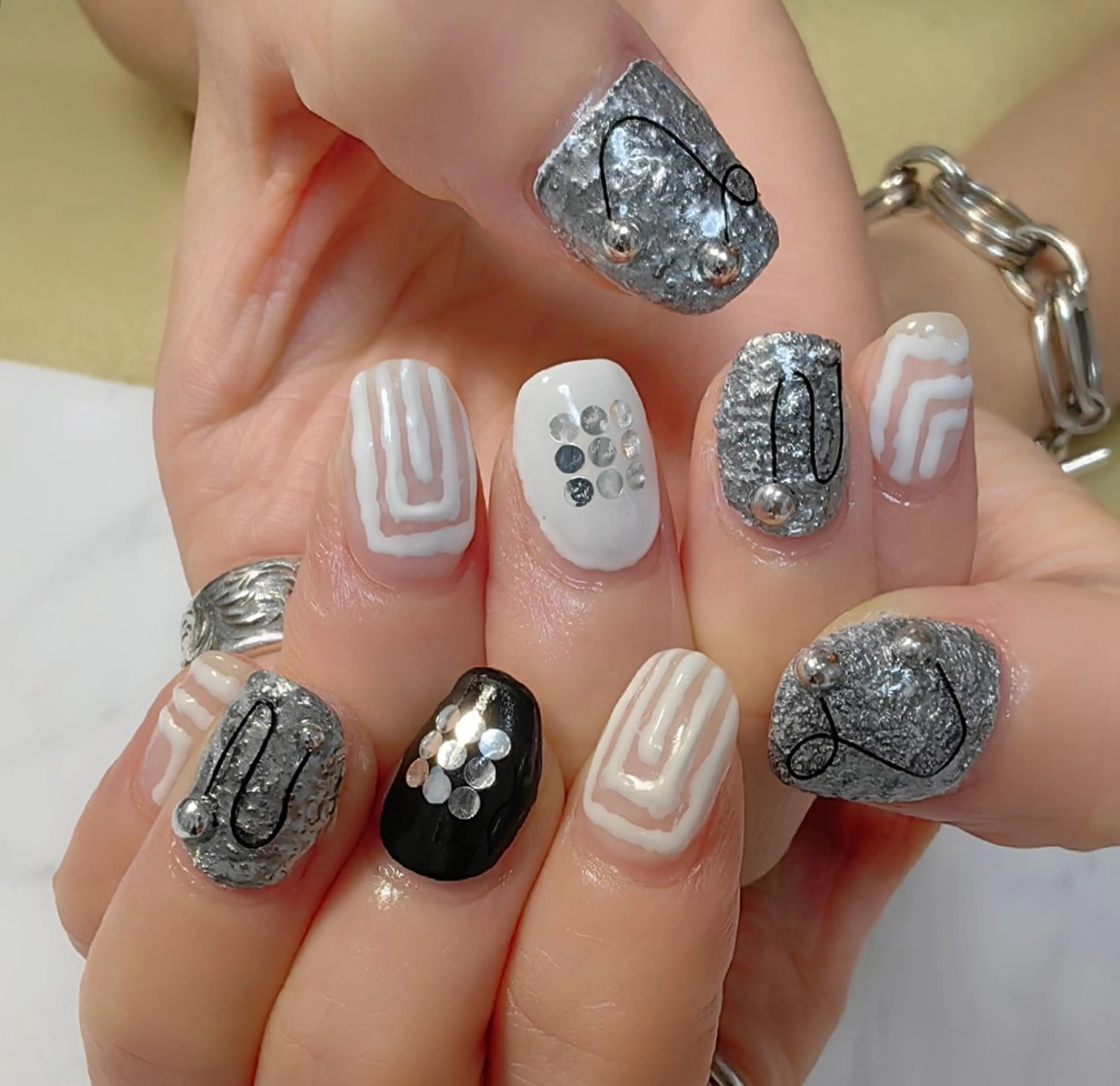 ネイル 持ち込み ハンドネイル reve あやののネイルデザイン