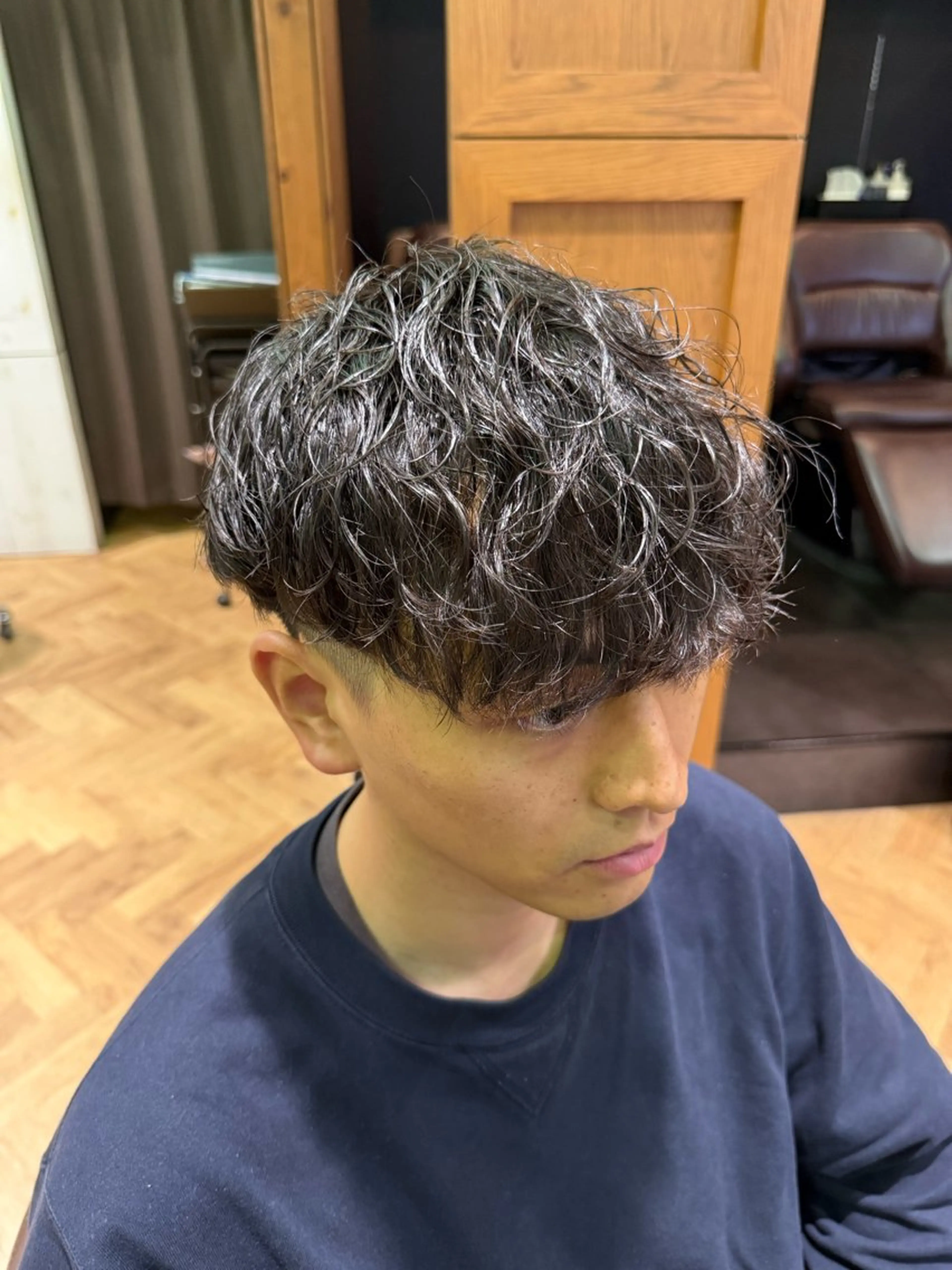 ショート パーマ メンズ 溝口 槙里也のヘアスタイル