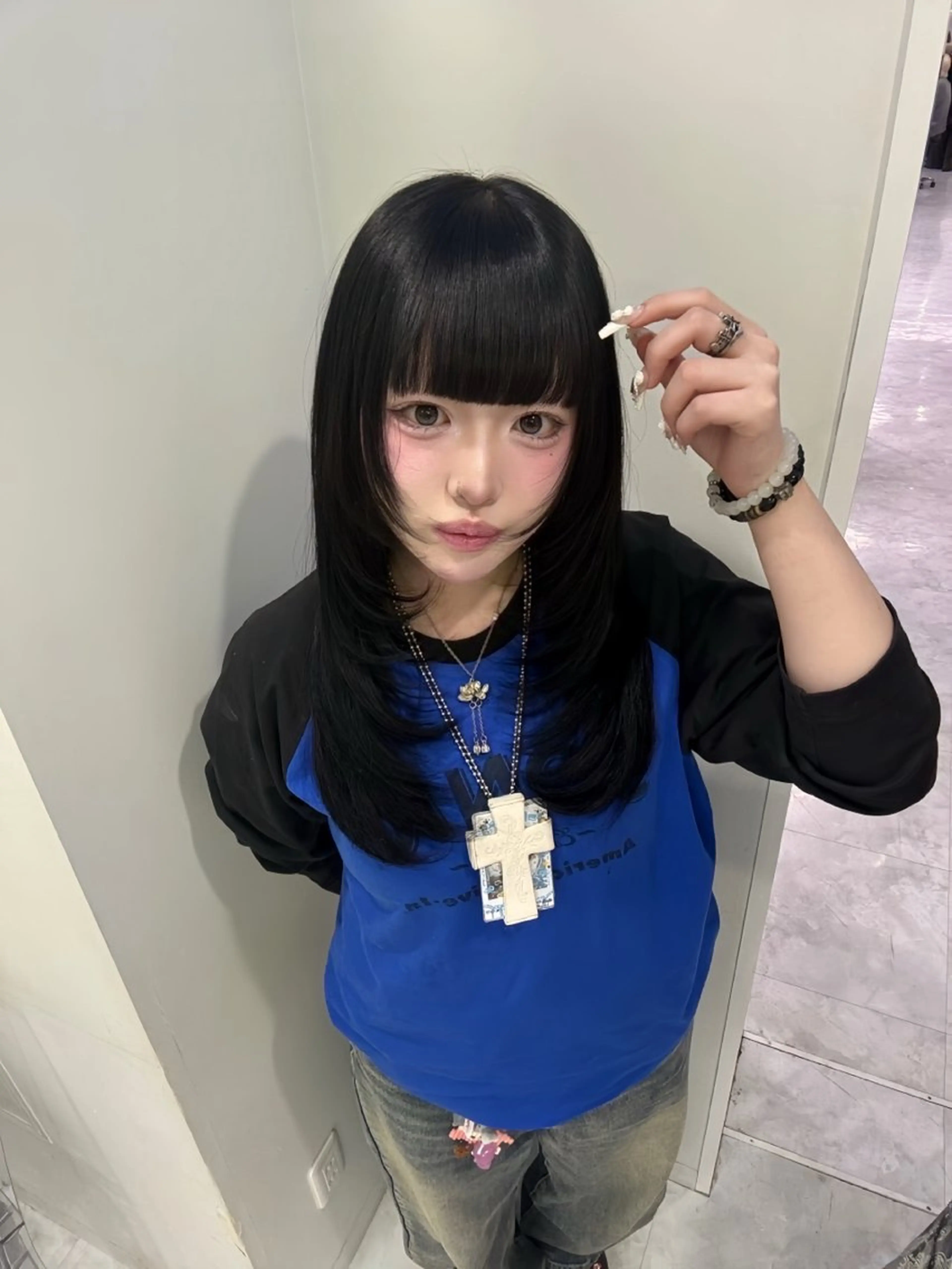 ロング カラー ヘアアレンジ カット ヘアカラー トリートメント ヘッドスパ ヘアセット 韓国レイヤーカット /韓国トレンドカラーのヘアスタイル