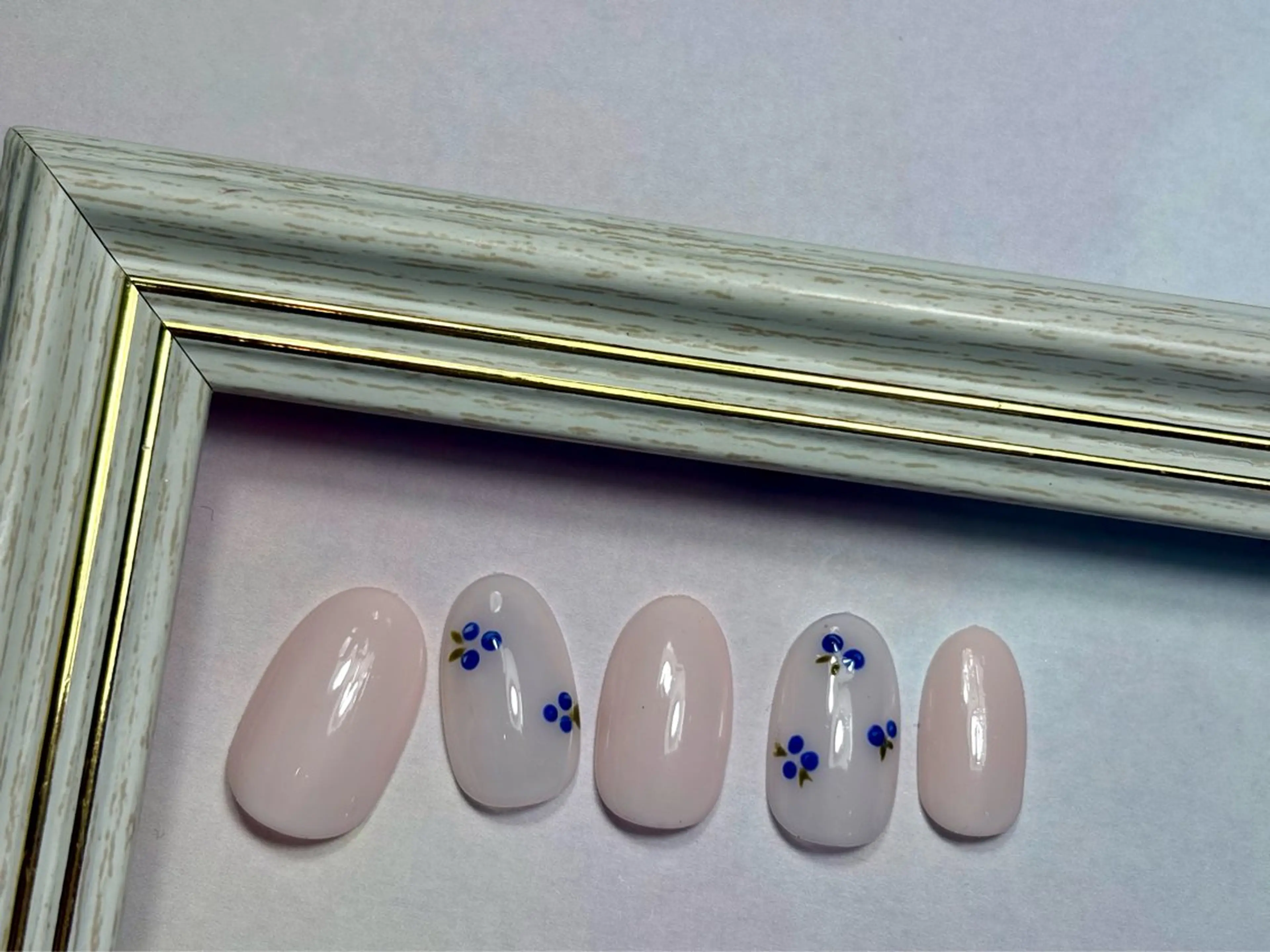 ネイル ブルー 春ネイル ハンドネイル Sunrich Neneのネイルデザイン