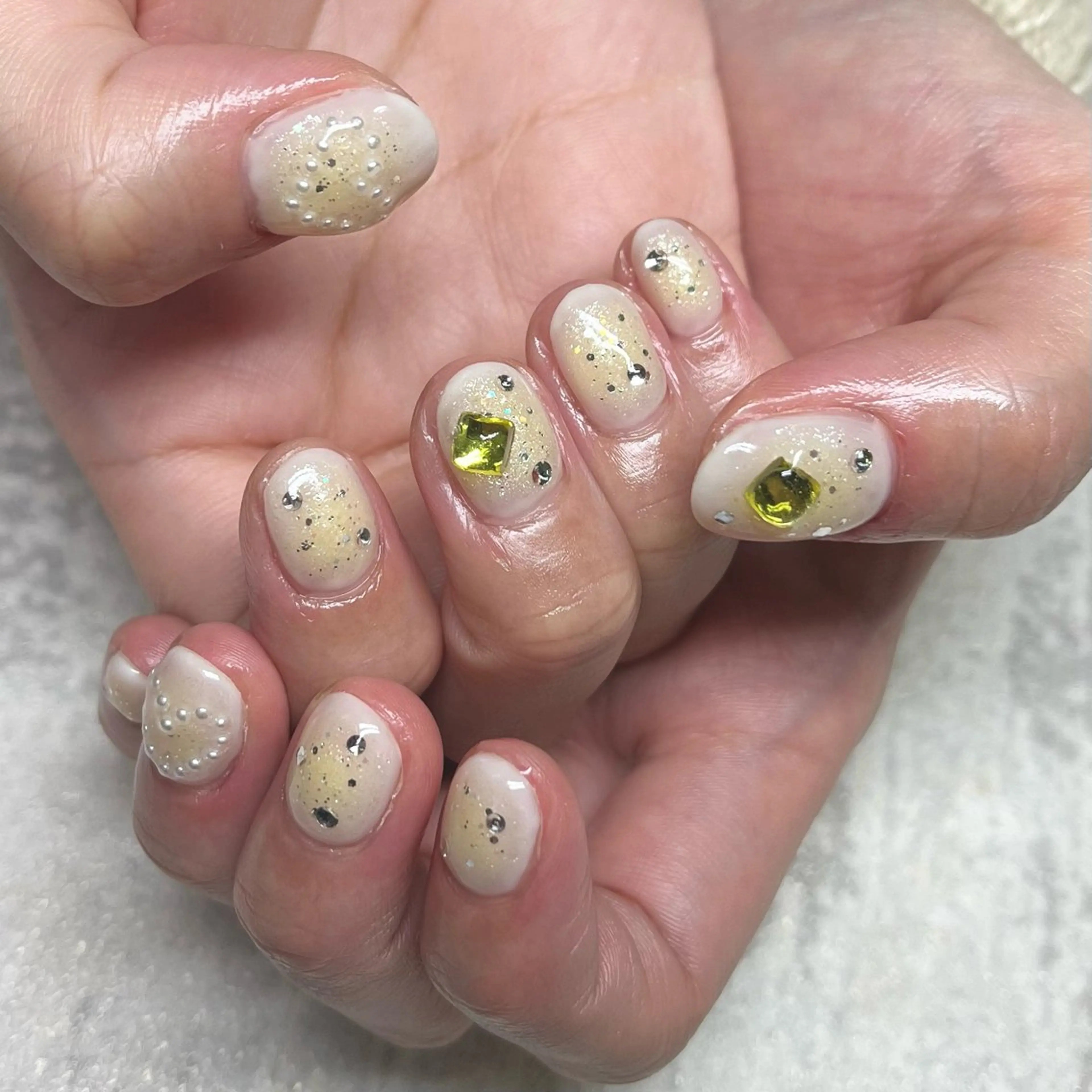 ネイル アートネイル ラメ(グリッター) ラメグラデーション ワンカラーネイル パリュール新宿店所属・パリュール 新宿店のネイルデザイン