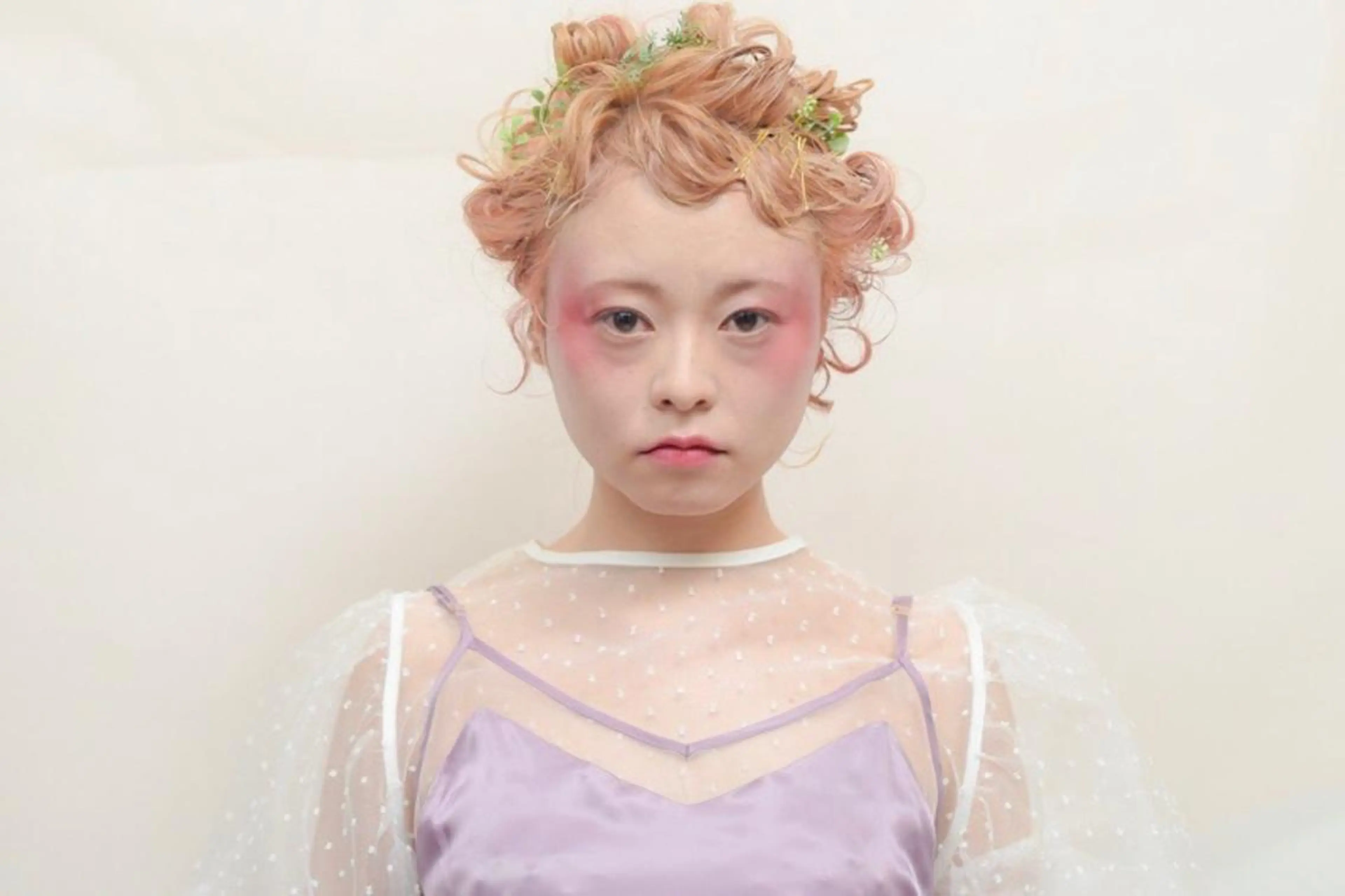 ミディアム カラー ヘアアレンジ ハイトーンカラー AND THE BRICKS所属・AND THE BRICKS北川珠紀の眉毛・アイブロウイメージ