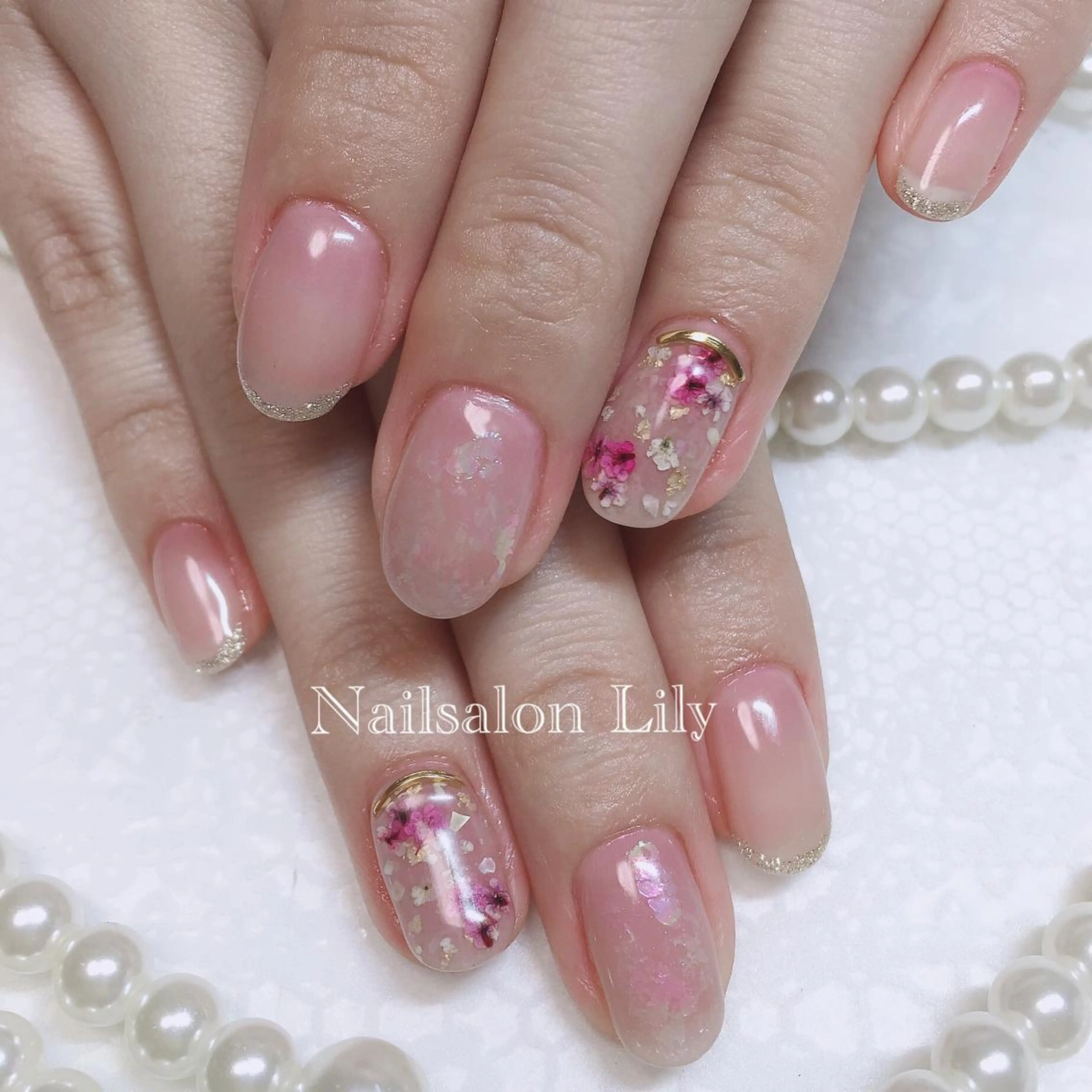 ネイル キラキラネイル Nailsalon Lilyのネイルデザイン