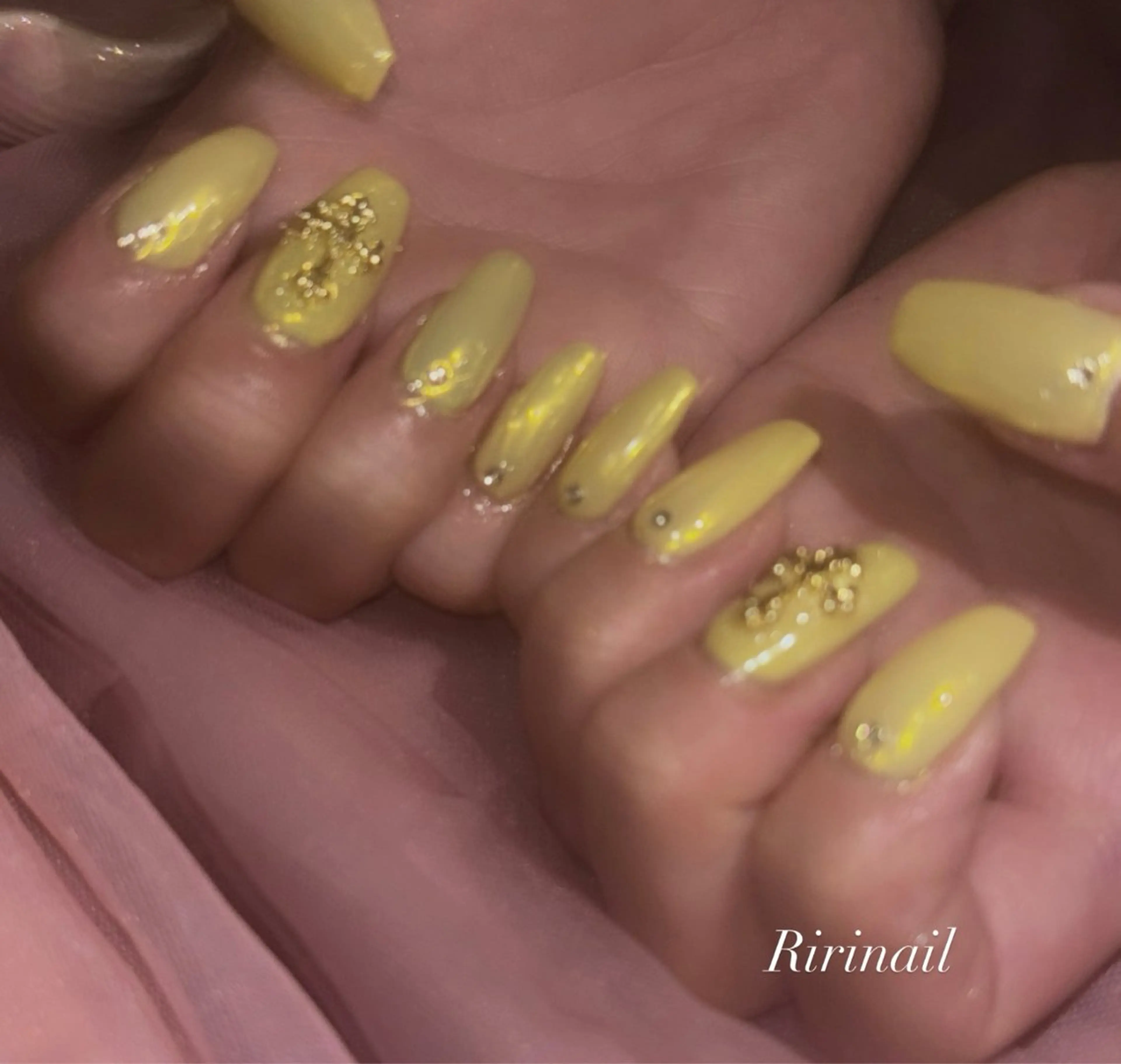 ネイル ハンドネイル 𝐁𝐞𝐥𝐥 𝐦𝐞のネイルデザイン