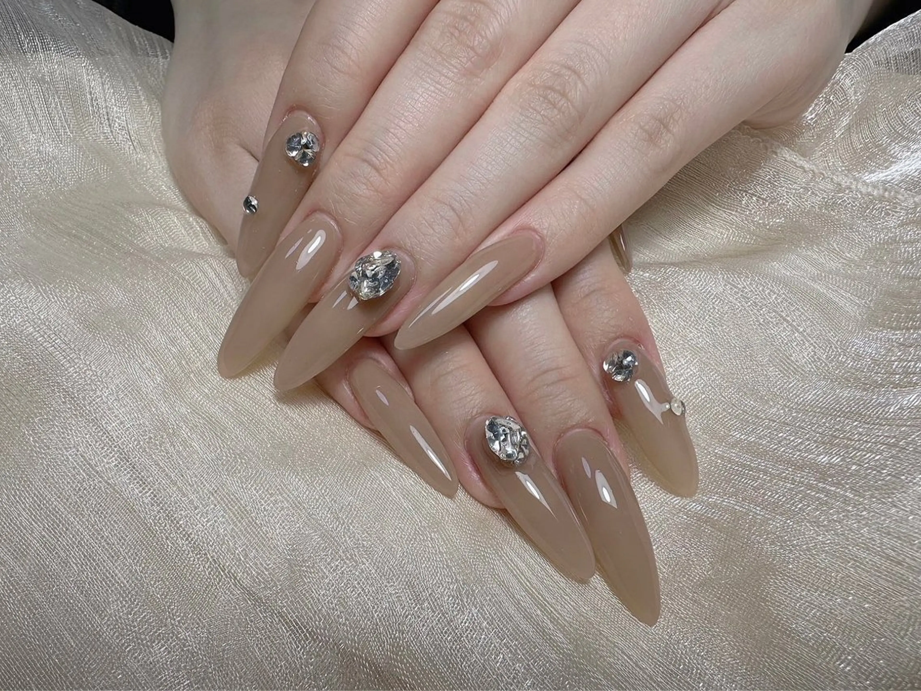 ネイル オーロラネイル チークネイル フレンチネイル ジェルネイル ガラスフレンチ ハンドネイル ハンドケア Nail Jolie所属・Nail Jolieのネイルデザイン