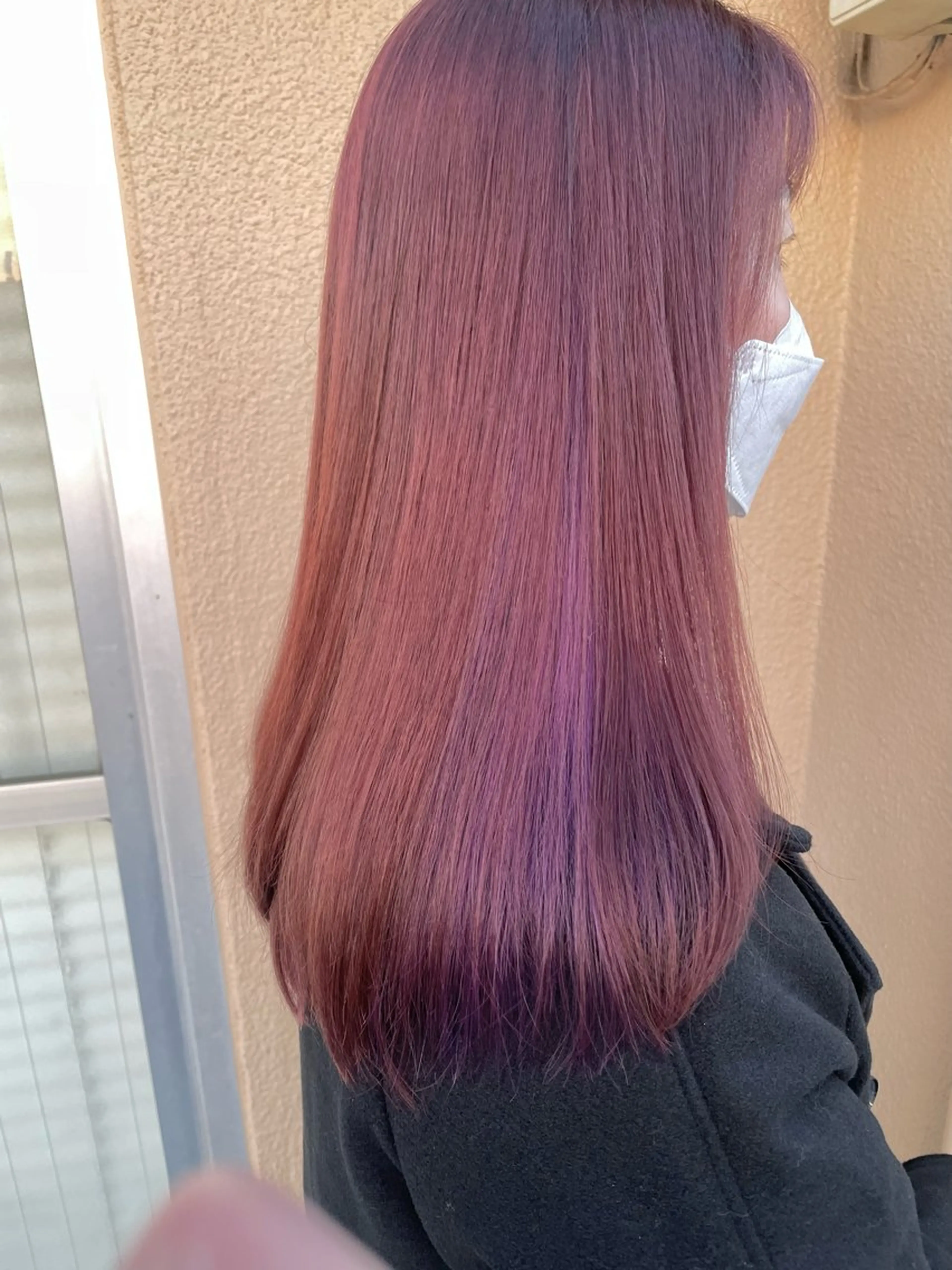 ロング カラー イヤリングカラー レイヤーカット ヘアカラー トリートメント ブリーチなしで透け感 暖色カラーボブaoiのヘアスタイル