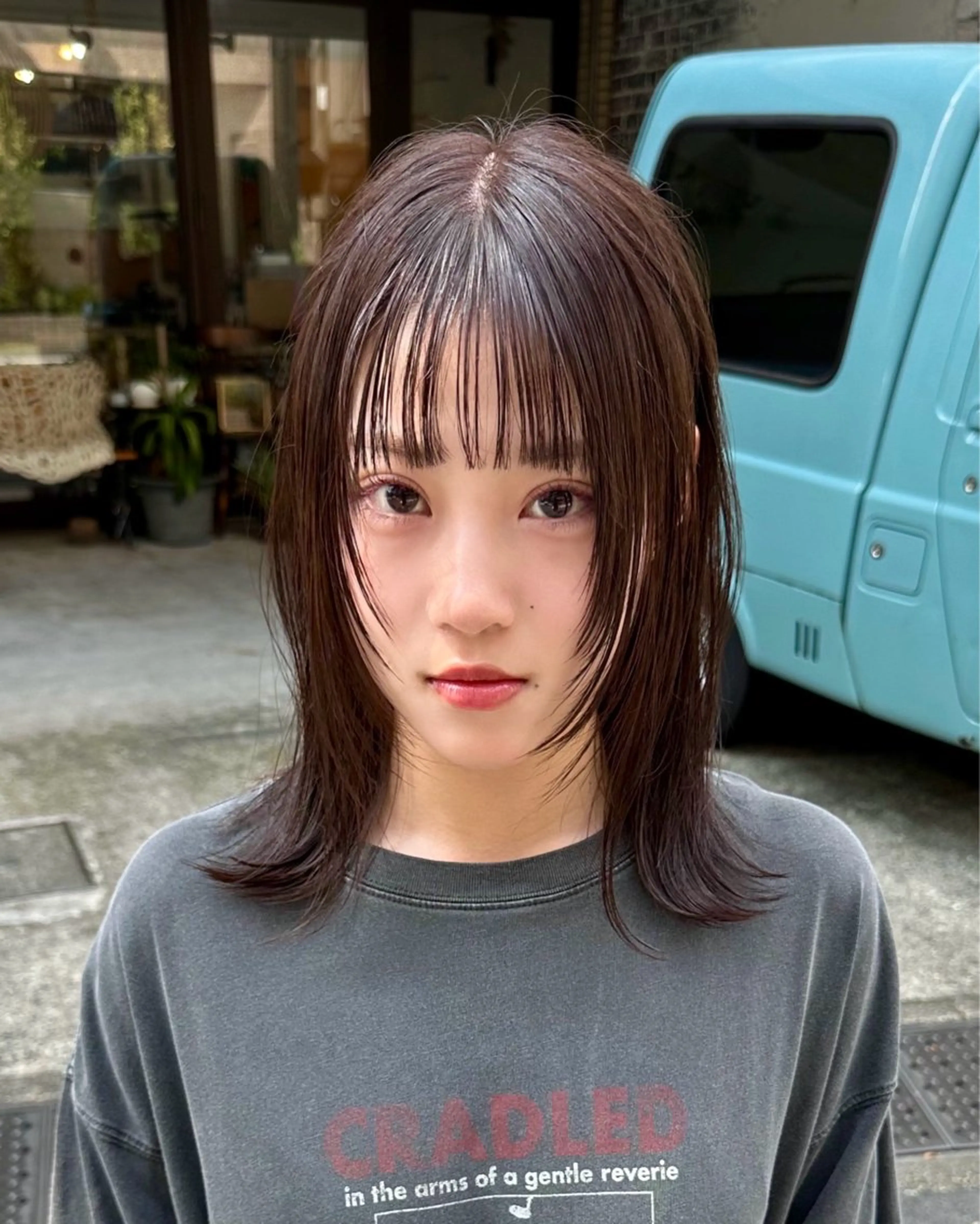 ミディアム カラー グレージュ ボブ くびれヘア 顔まわりレイヤー 顔周りカット カット ヘアカラー トリートメント フリーランス所属・韓国ヘア レイヤー くびれヘアMATSUのヘアスタイル