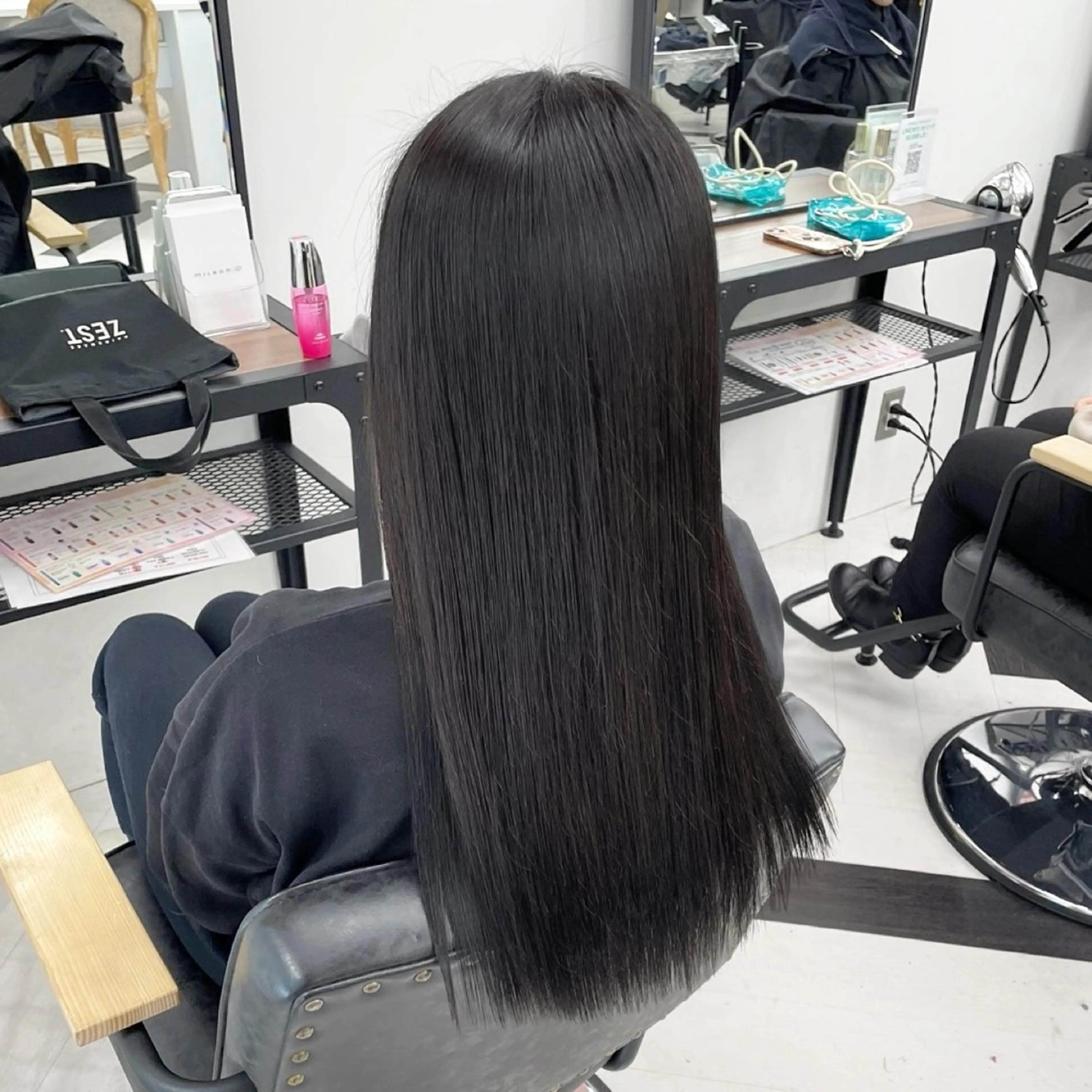 ミディアム カラー パーマ ヘアアレンジ メンズ トリートメント 酸性ストレート ストレートパーマ mona/ ストレートスタイル✨のヘアスタイル