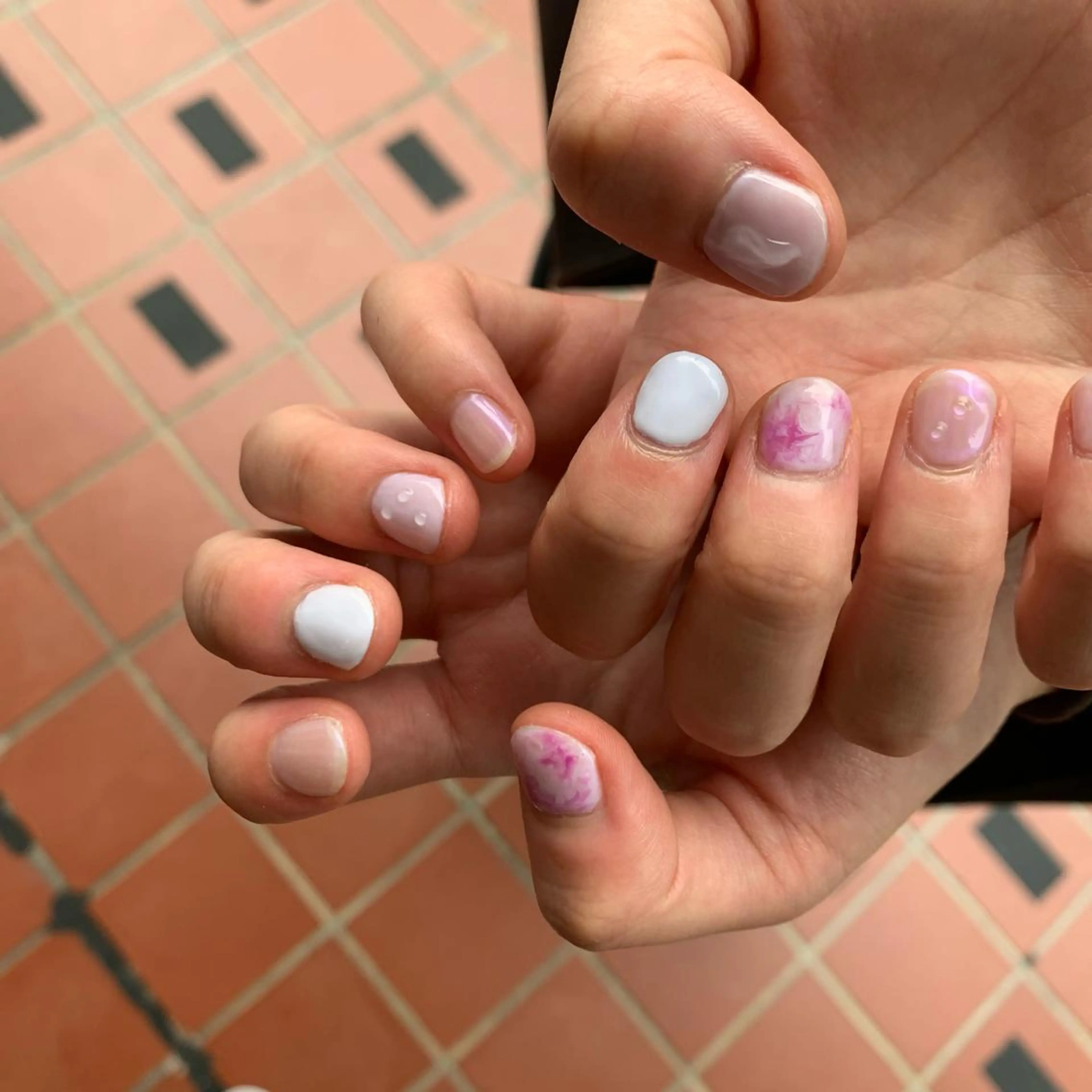 ネイル パープル ウスイマイコ カット/ケアカラーのヘアスタイル