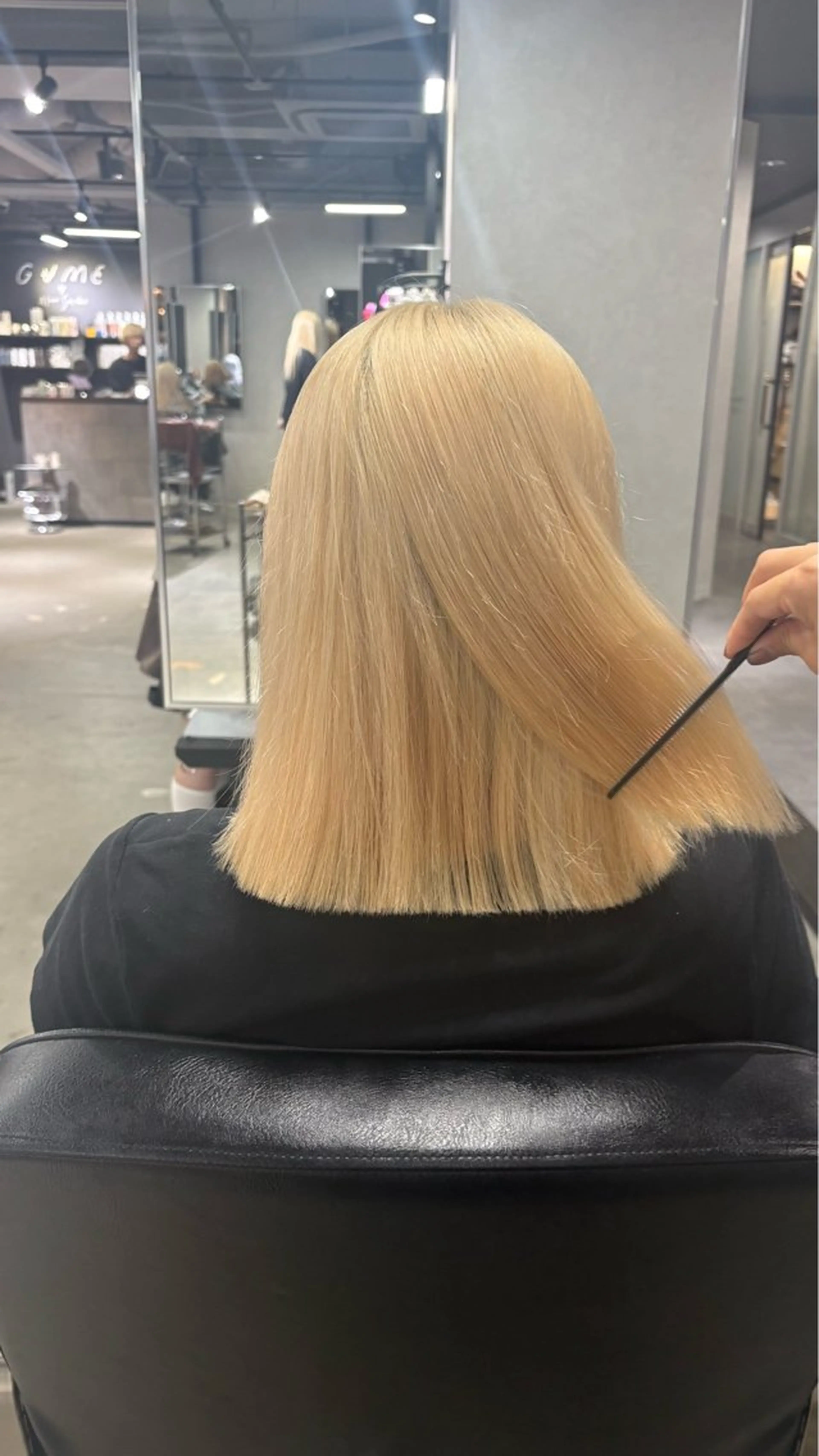 ミディアム カラー ボブ カット デザインカラー/ハイ トーン/konomiのヘアスタイル