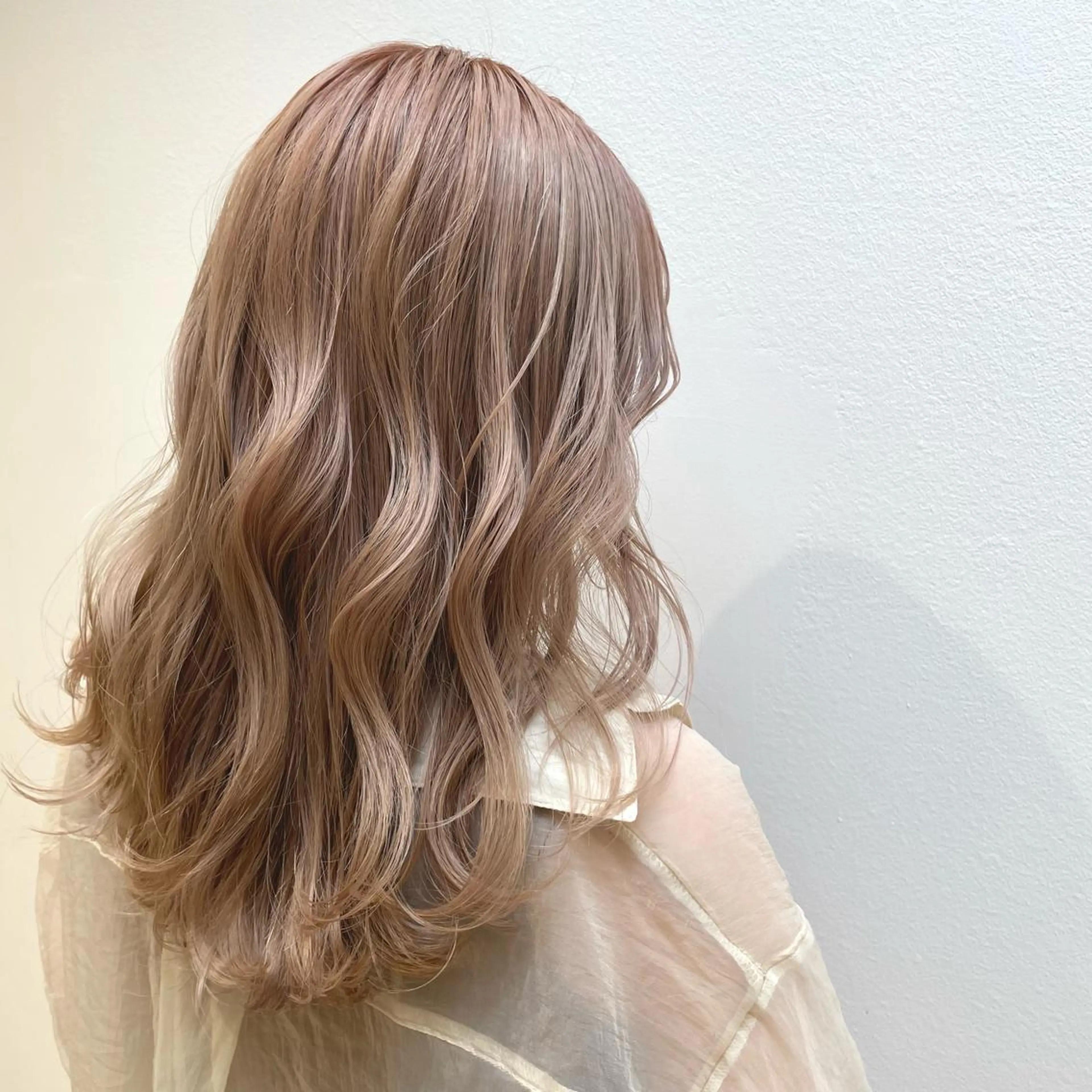 セミロング ヘアアレンジ レイヤー/ハイトーン 🫧‪Erikaのヘアスタイル