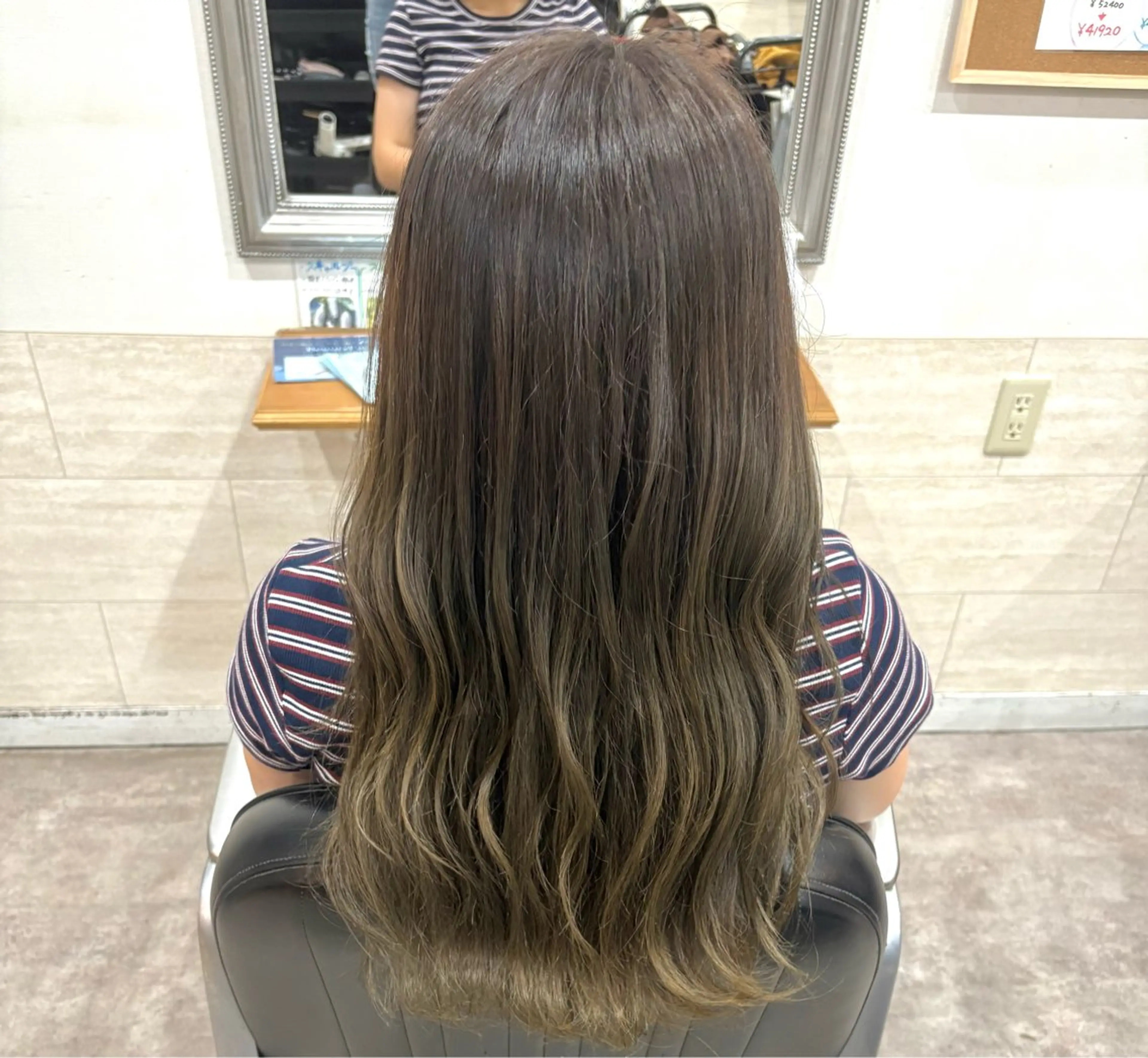 ロング カラー ヘアカラー 堀川 希歩のヘアスタイル